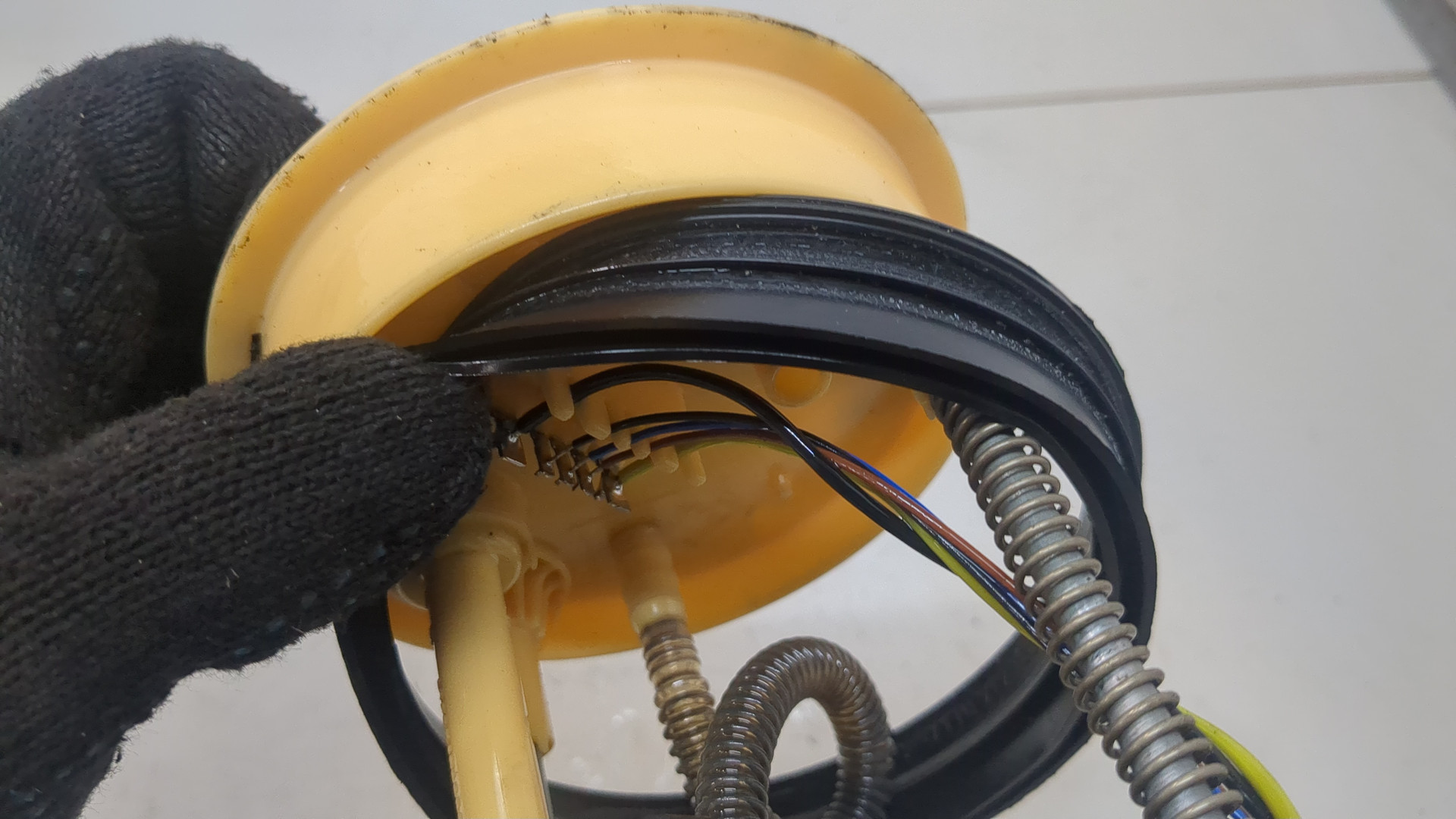 Насос топливный электрический