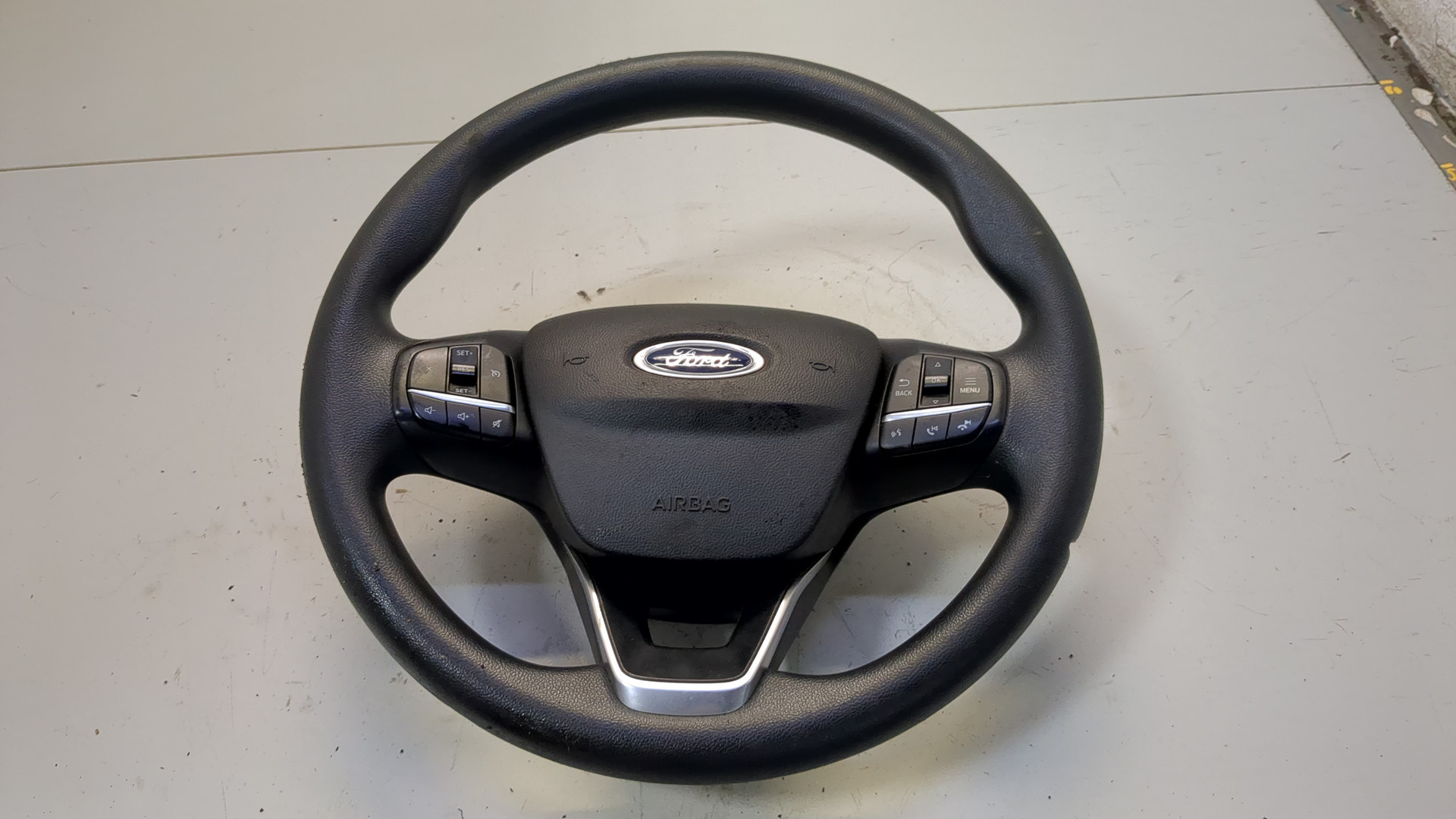 Рулевое колесо (руль)