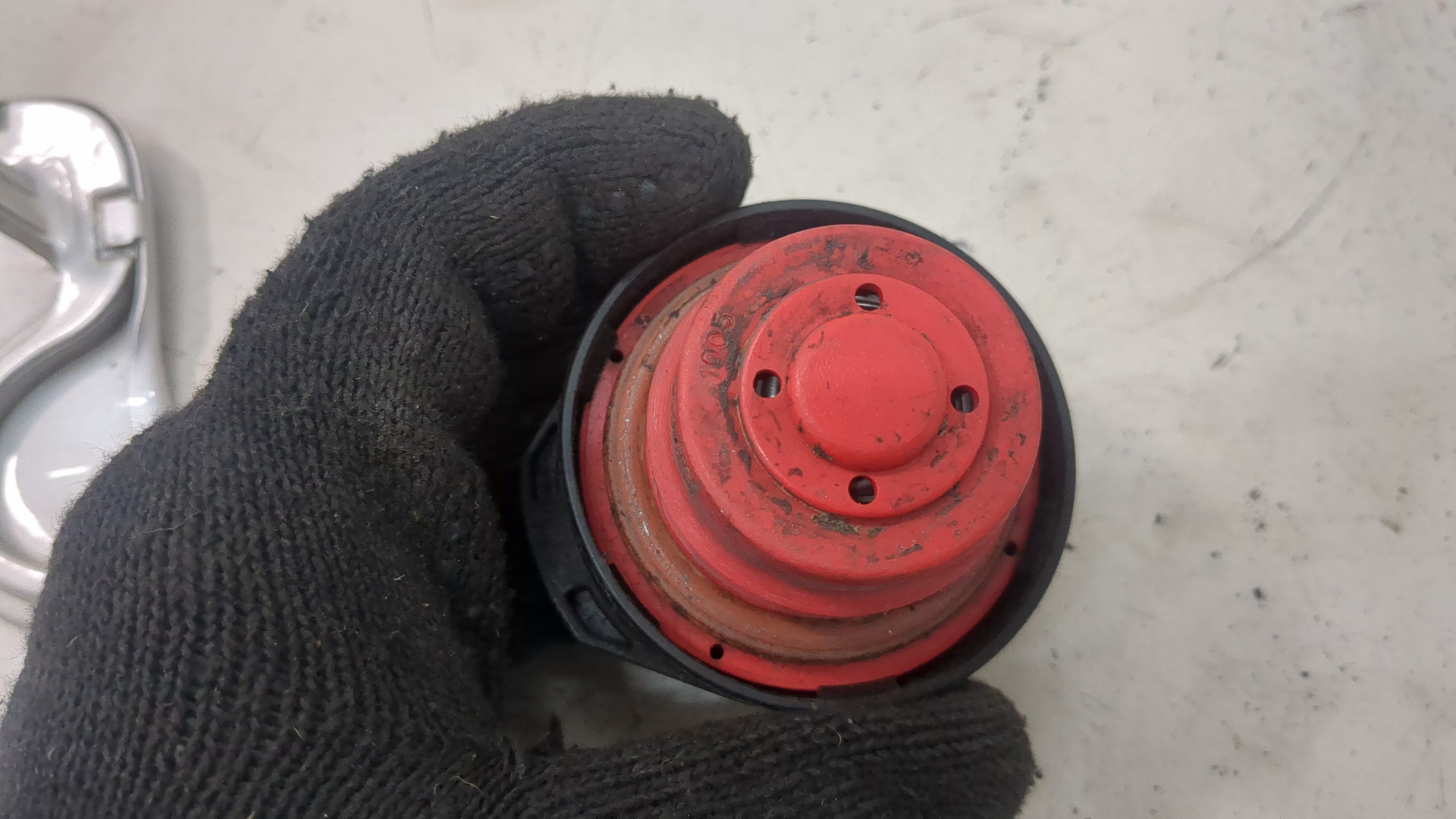 Лючок бензобака