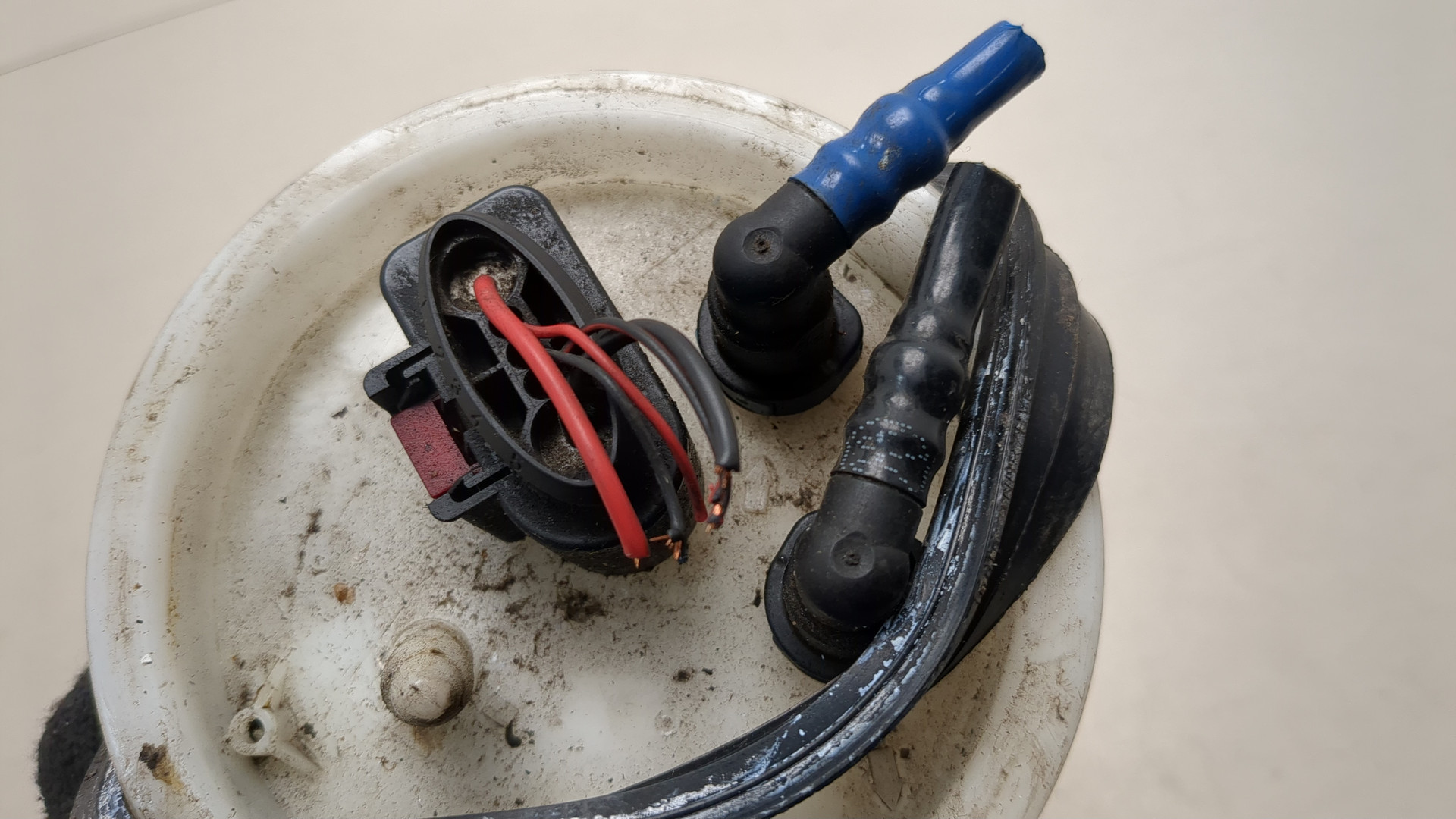 Насос топливный электрический