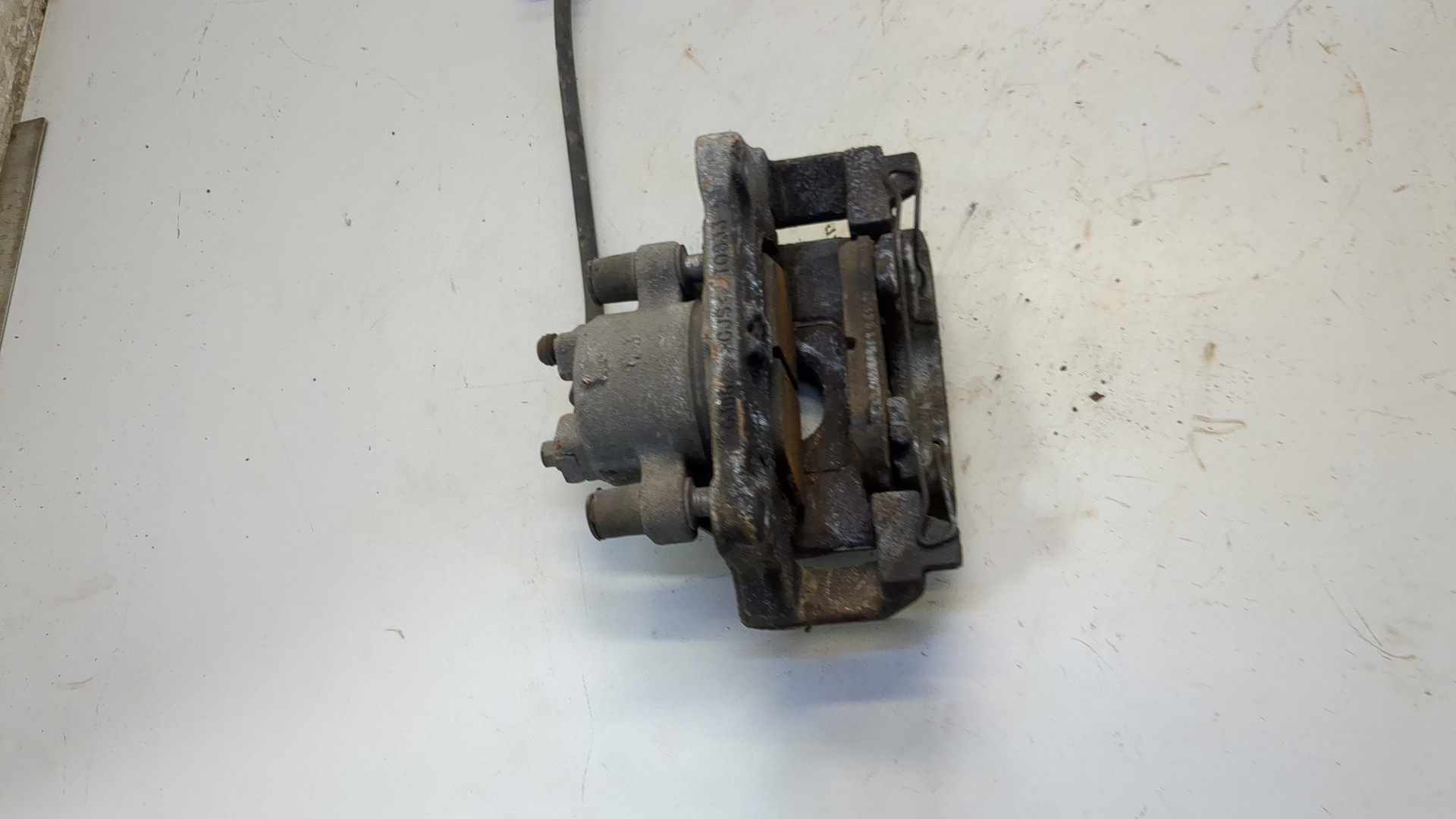 Суппорт передний правый