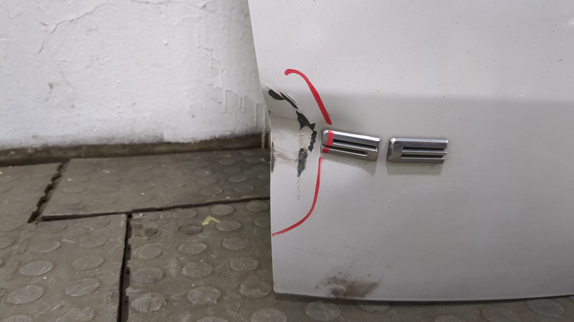 Дверь багажника