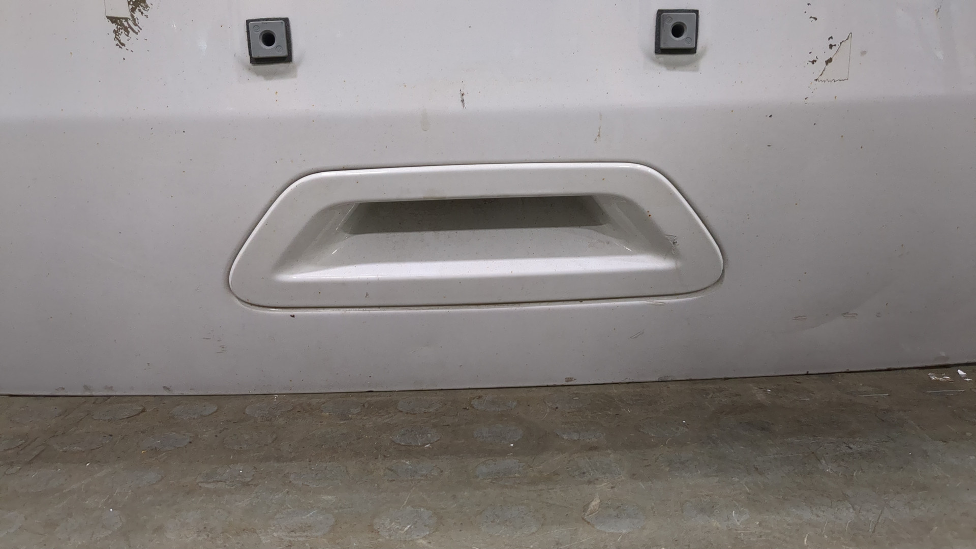 Дверь багажника