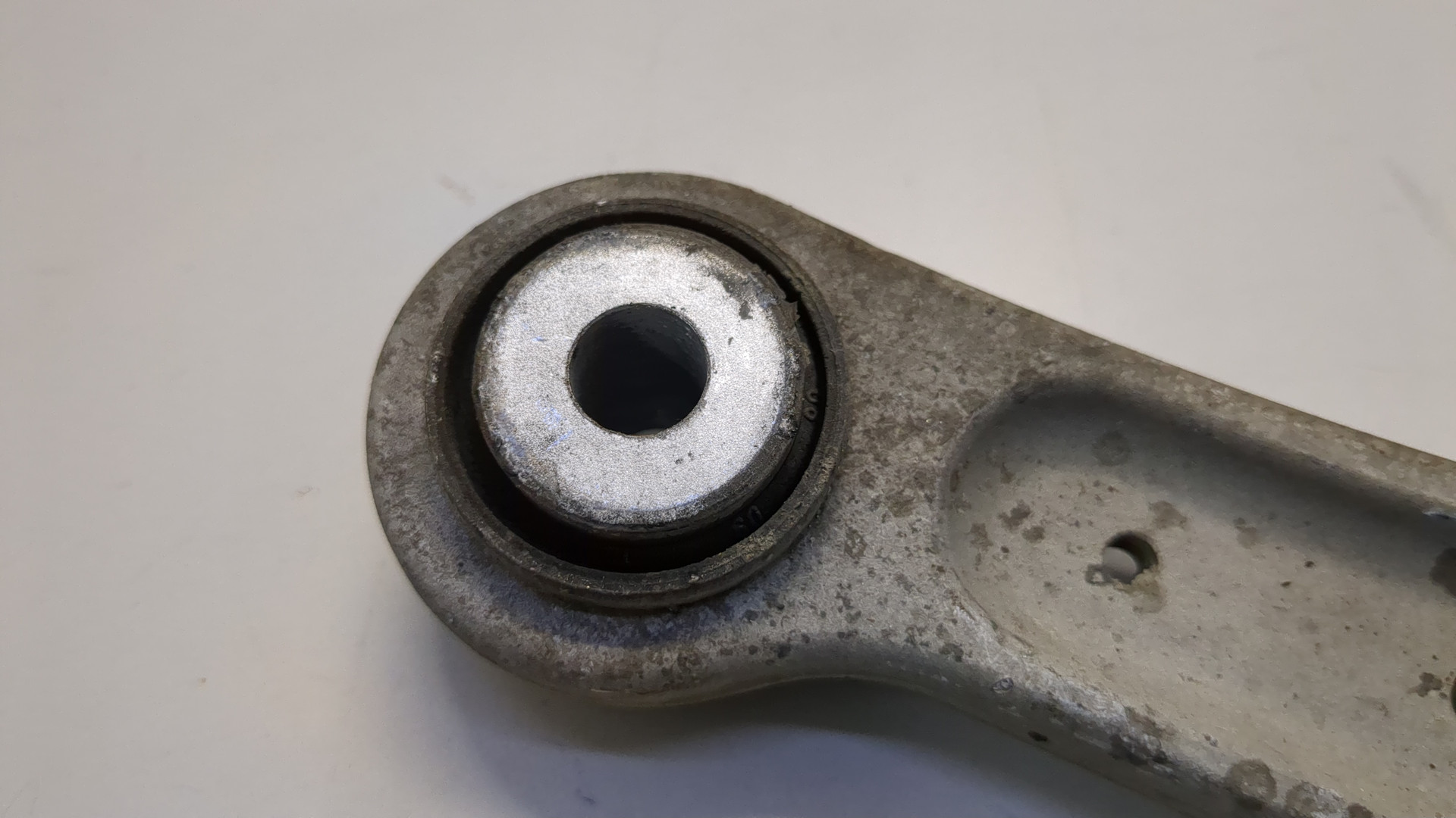 Рычаг задний