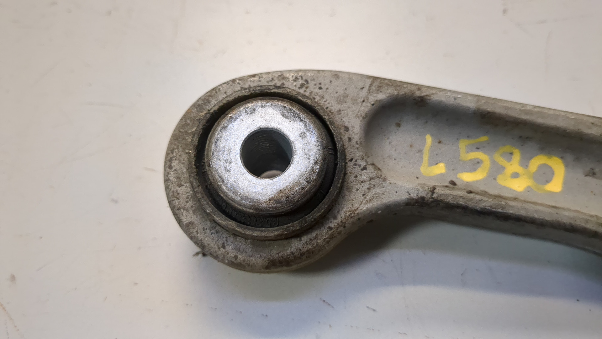 Рычаг задний