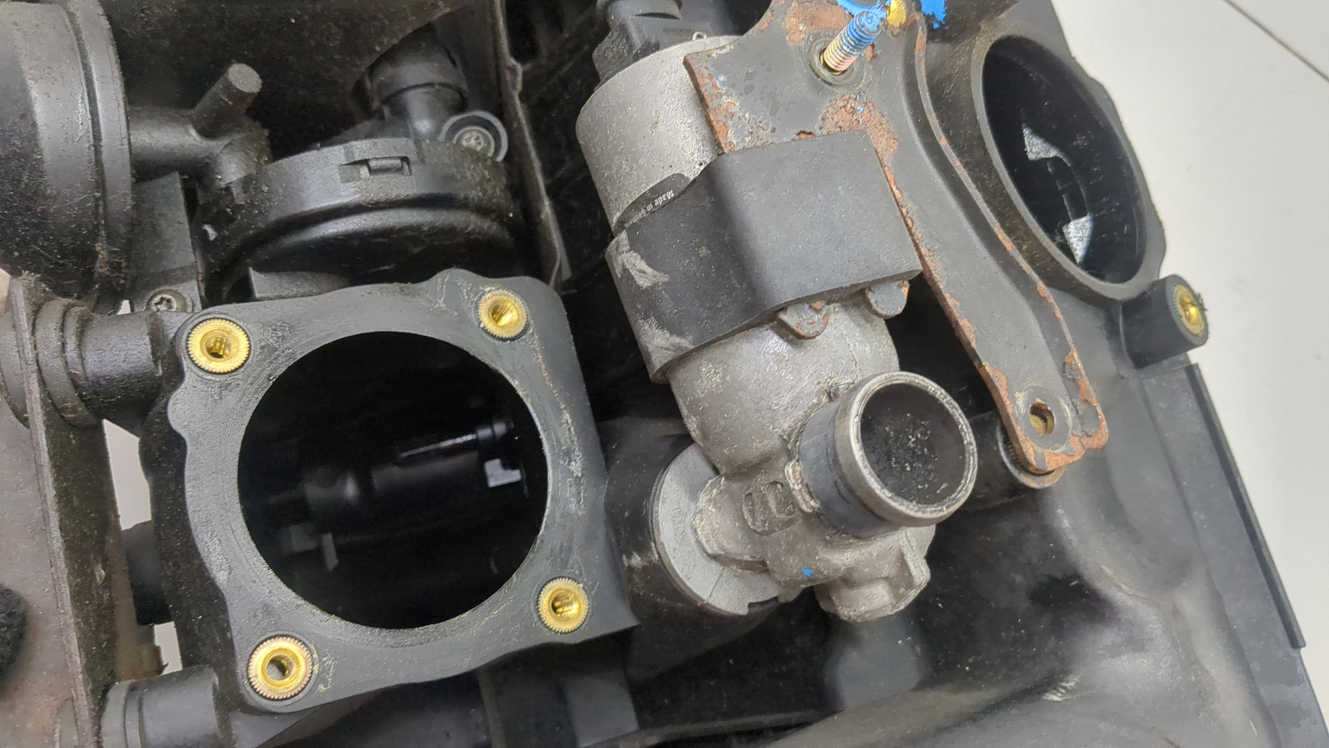 Коллектор впускной