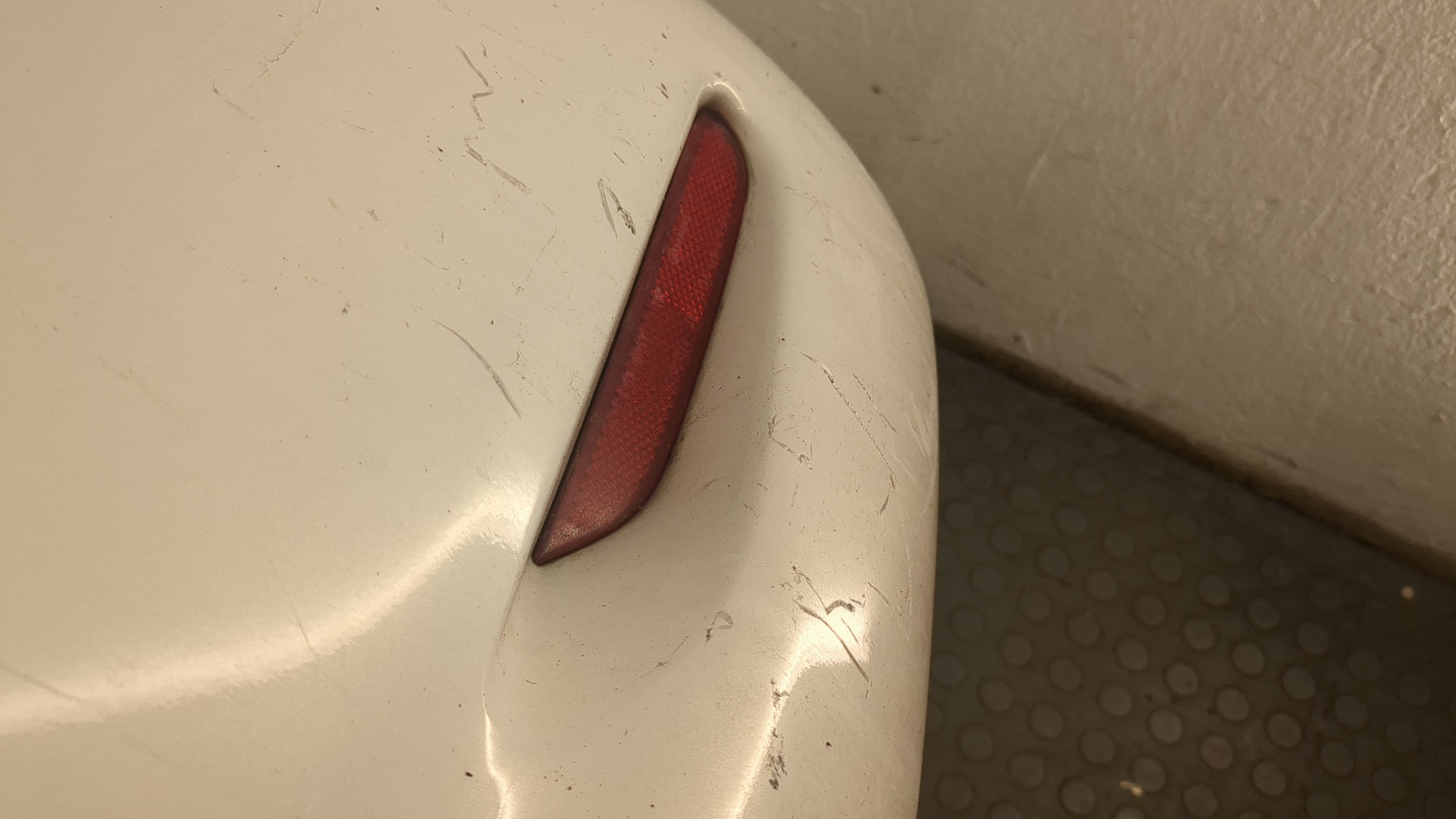 Бампер задний