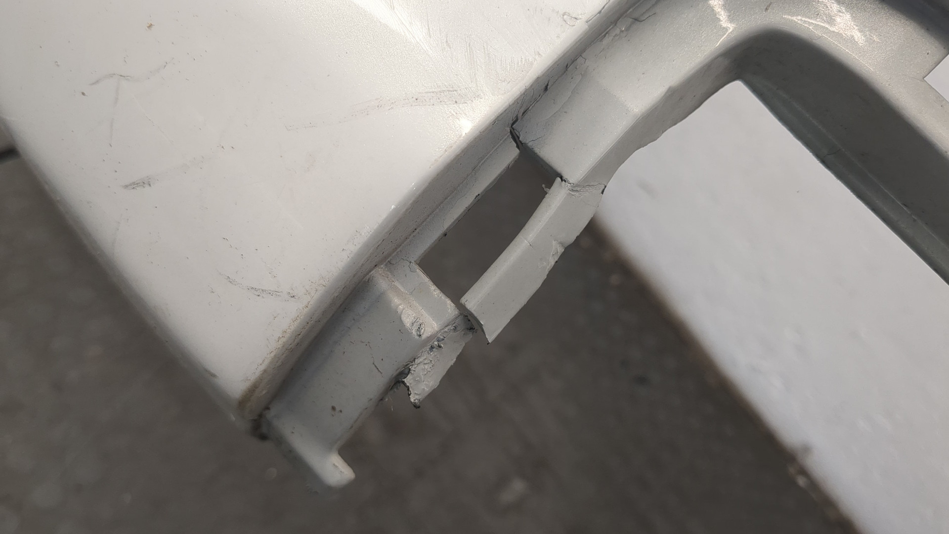 Бампер задний