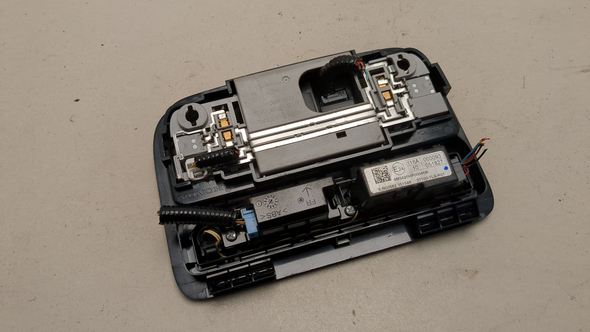 Плафон салонный