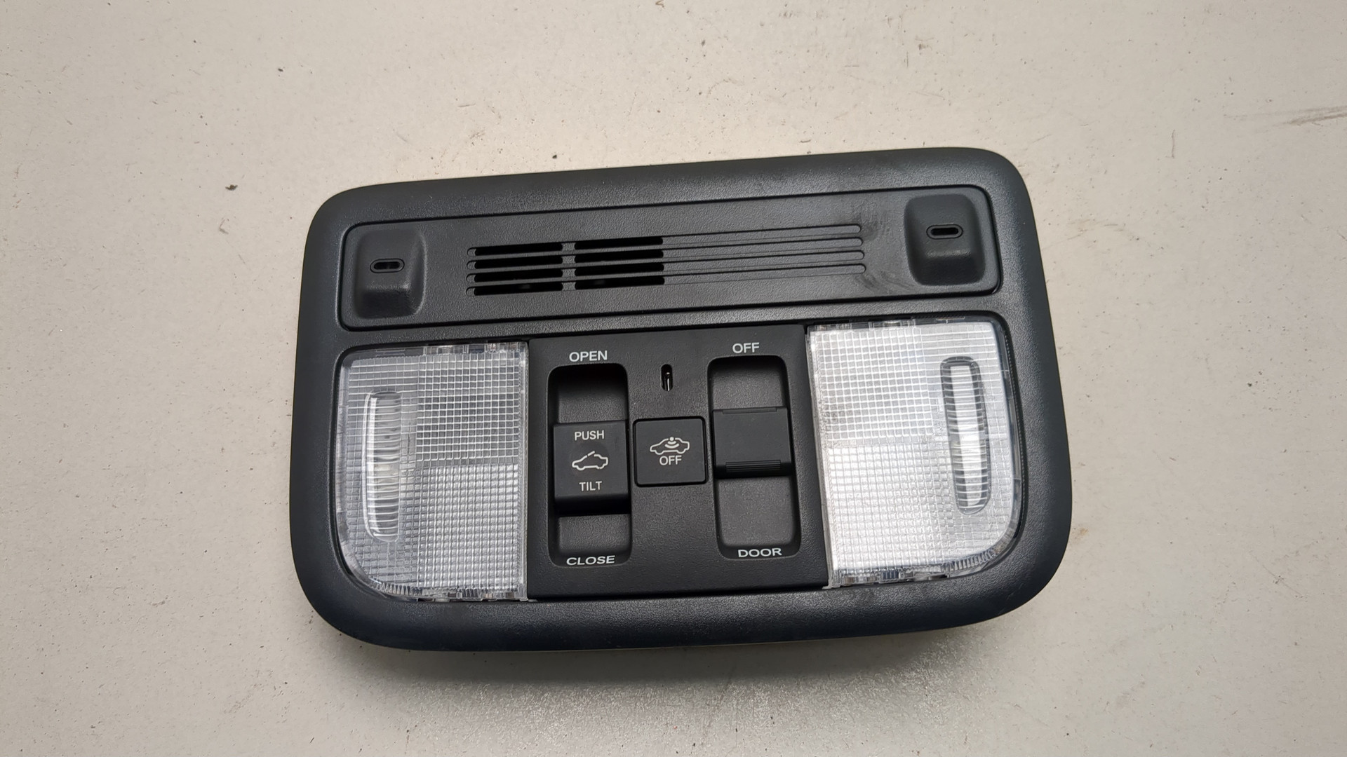 Плафон салонный