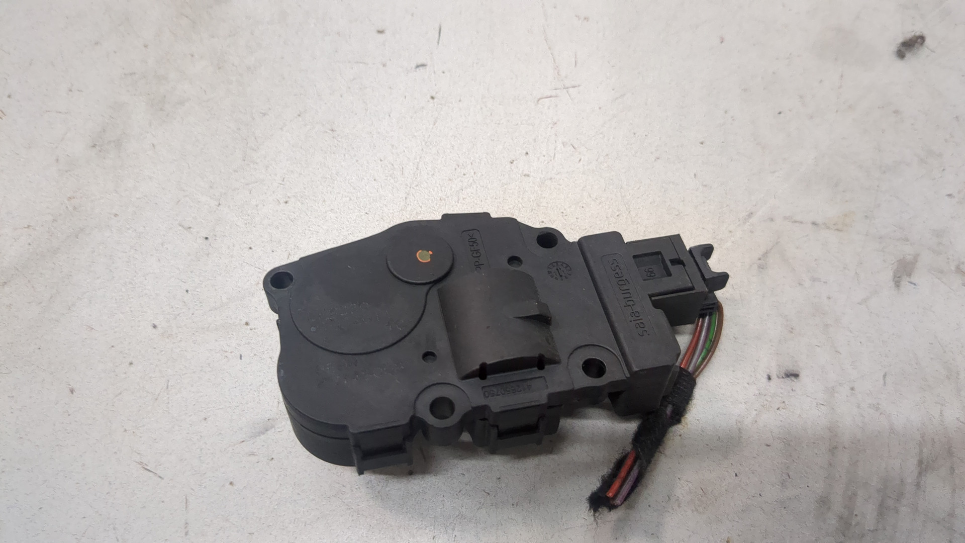 Моторчик заслонки печки