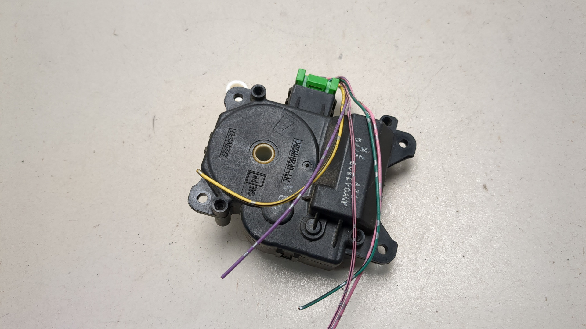 Моторчик заслонки печки