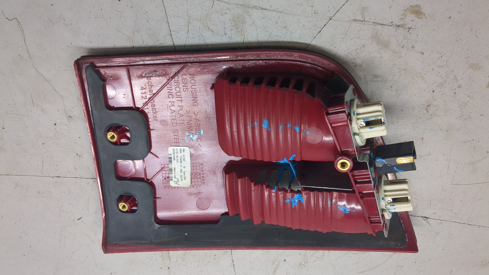 Фонарь задний внутренний левый