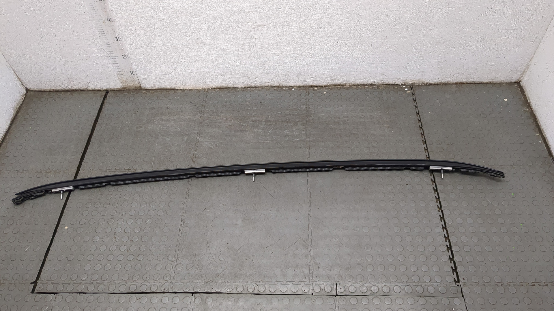 Рейлинг (релинг) правый (планка на крышу)