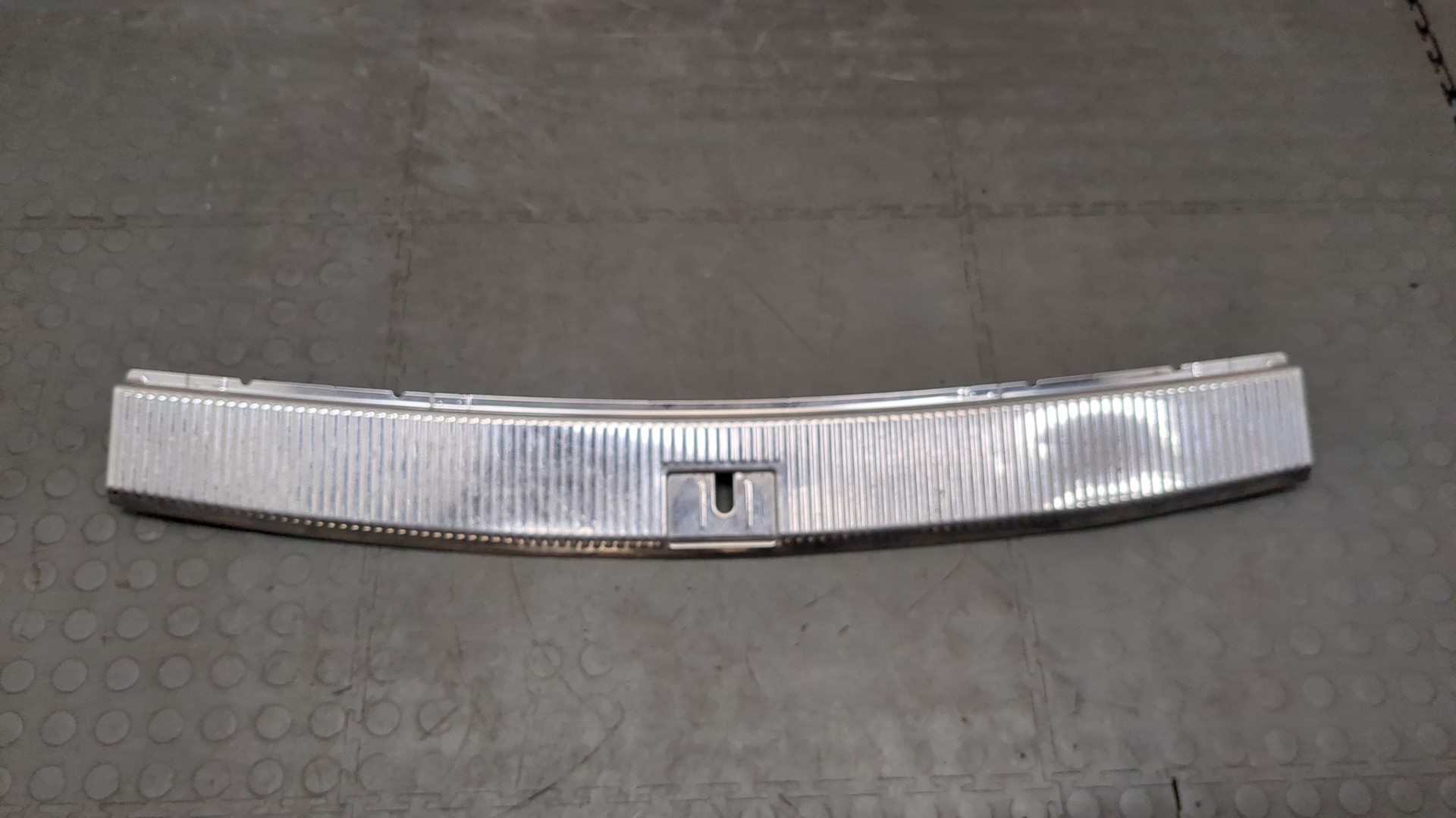 Обшивка багажника