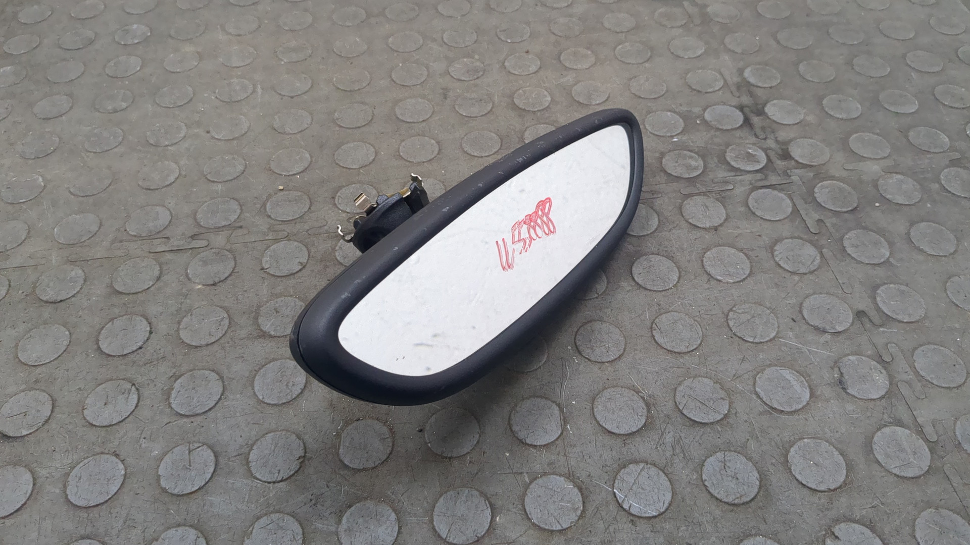 Зеркало заднего вида