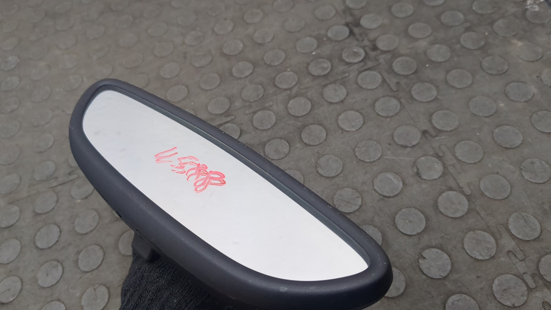 Зеркало заднего вида