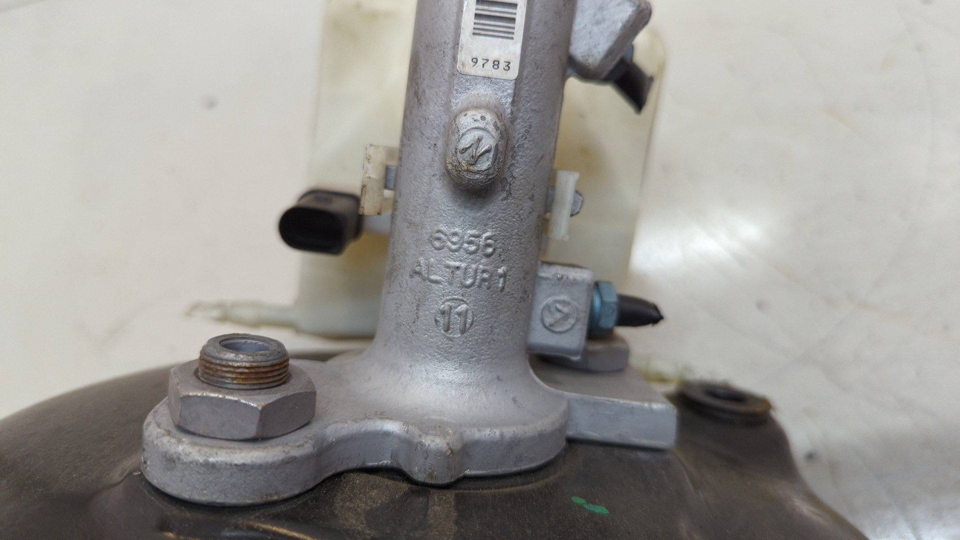 Цилиндр тормозной главный