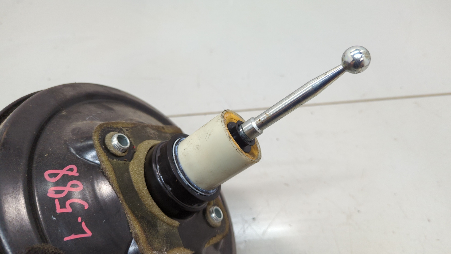 Цилиндр тормозной главный