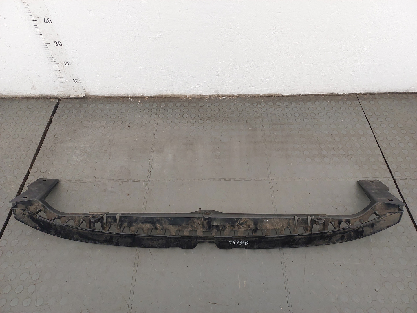 Кронштейн заднего бампера