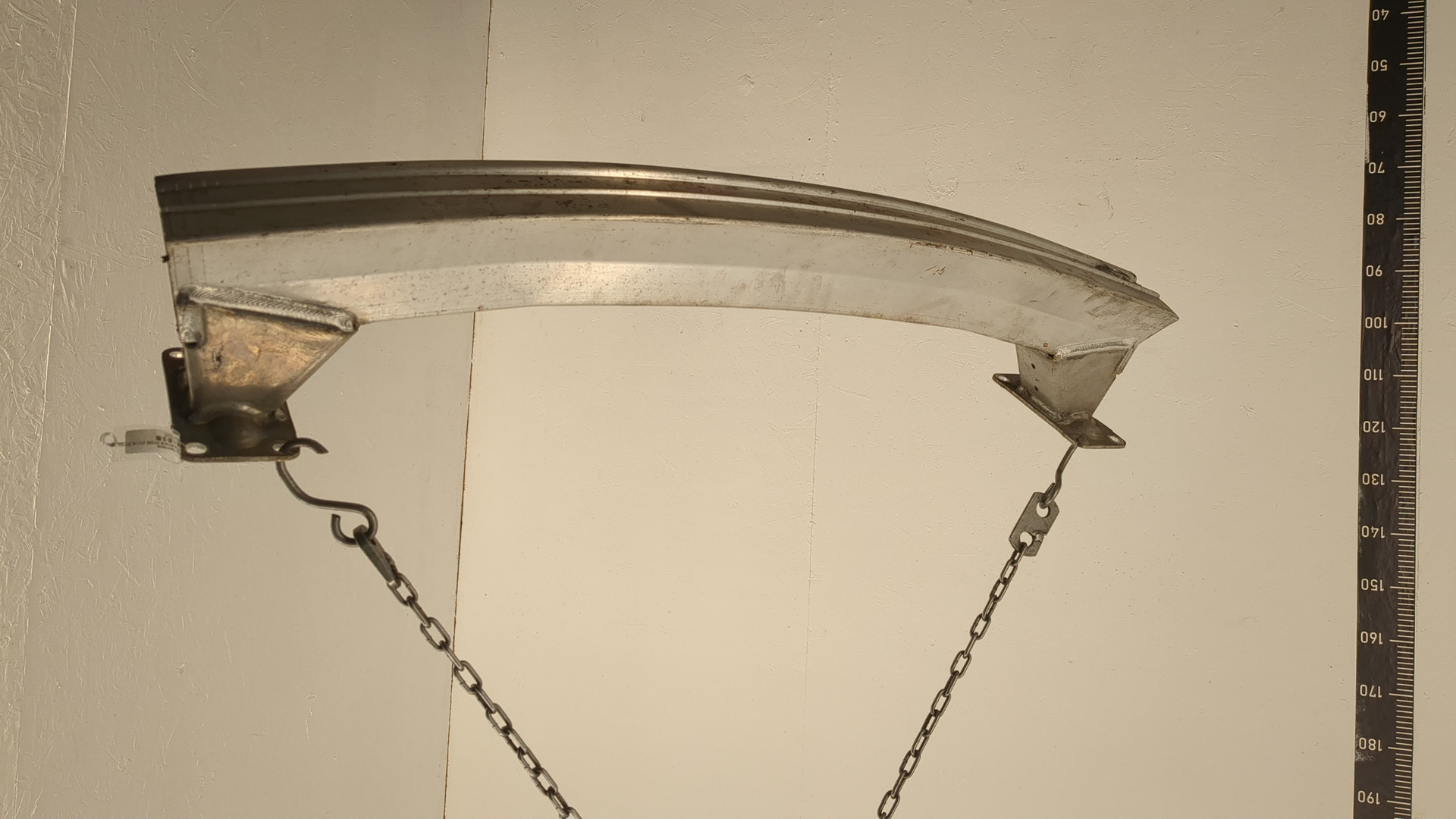 Усилитель заднего бампера