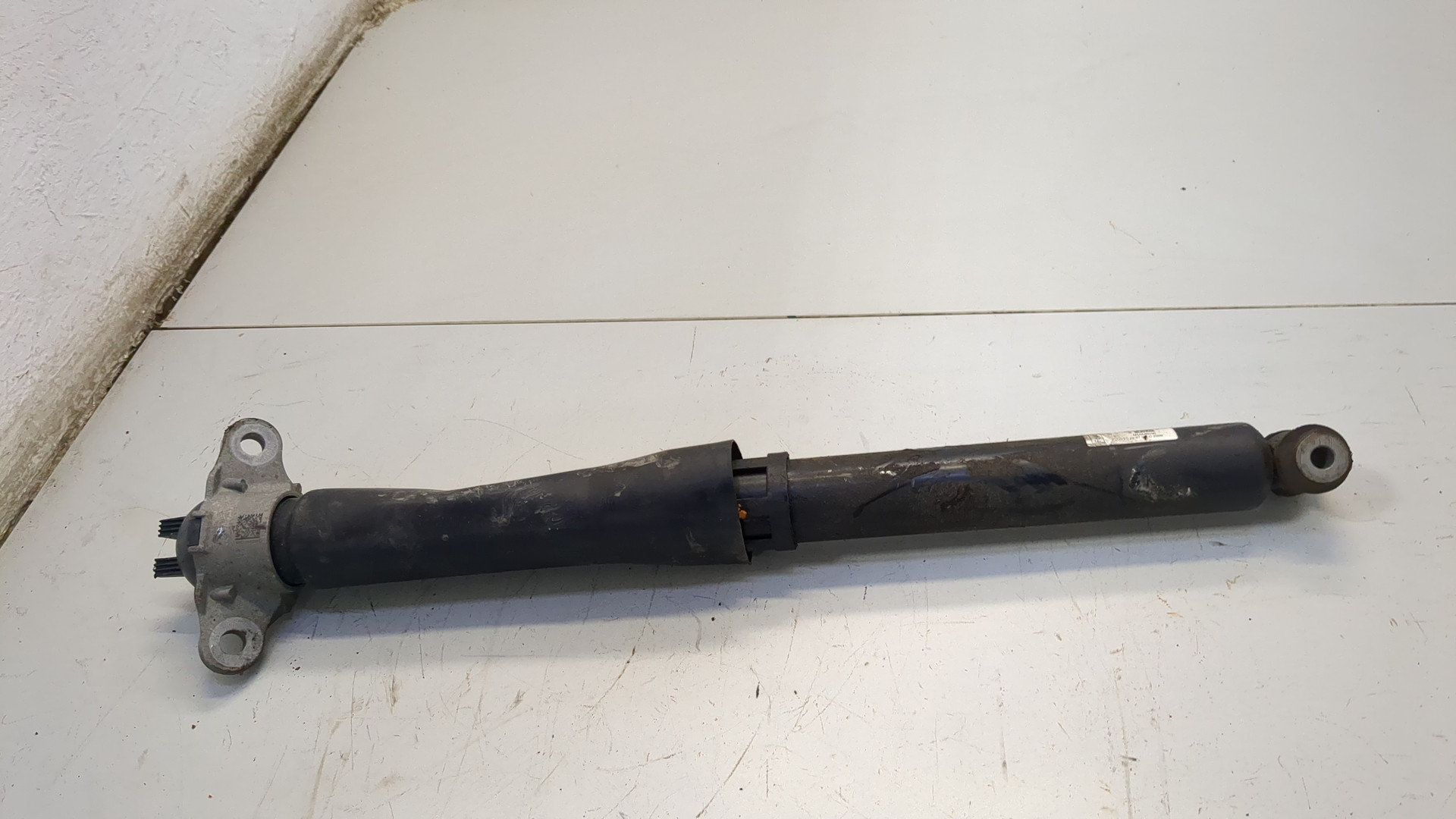 Амортизатор задний (стойка)