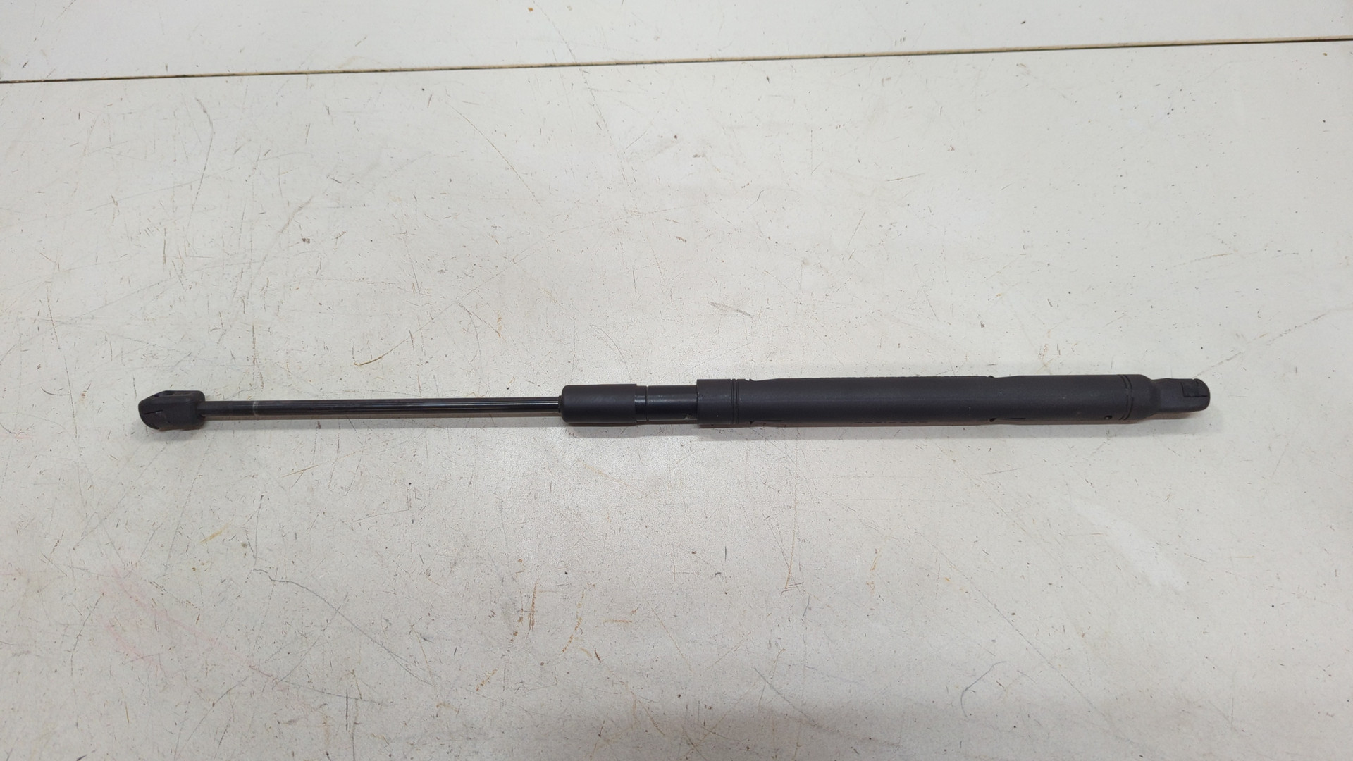 Амортизатор капота