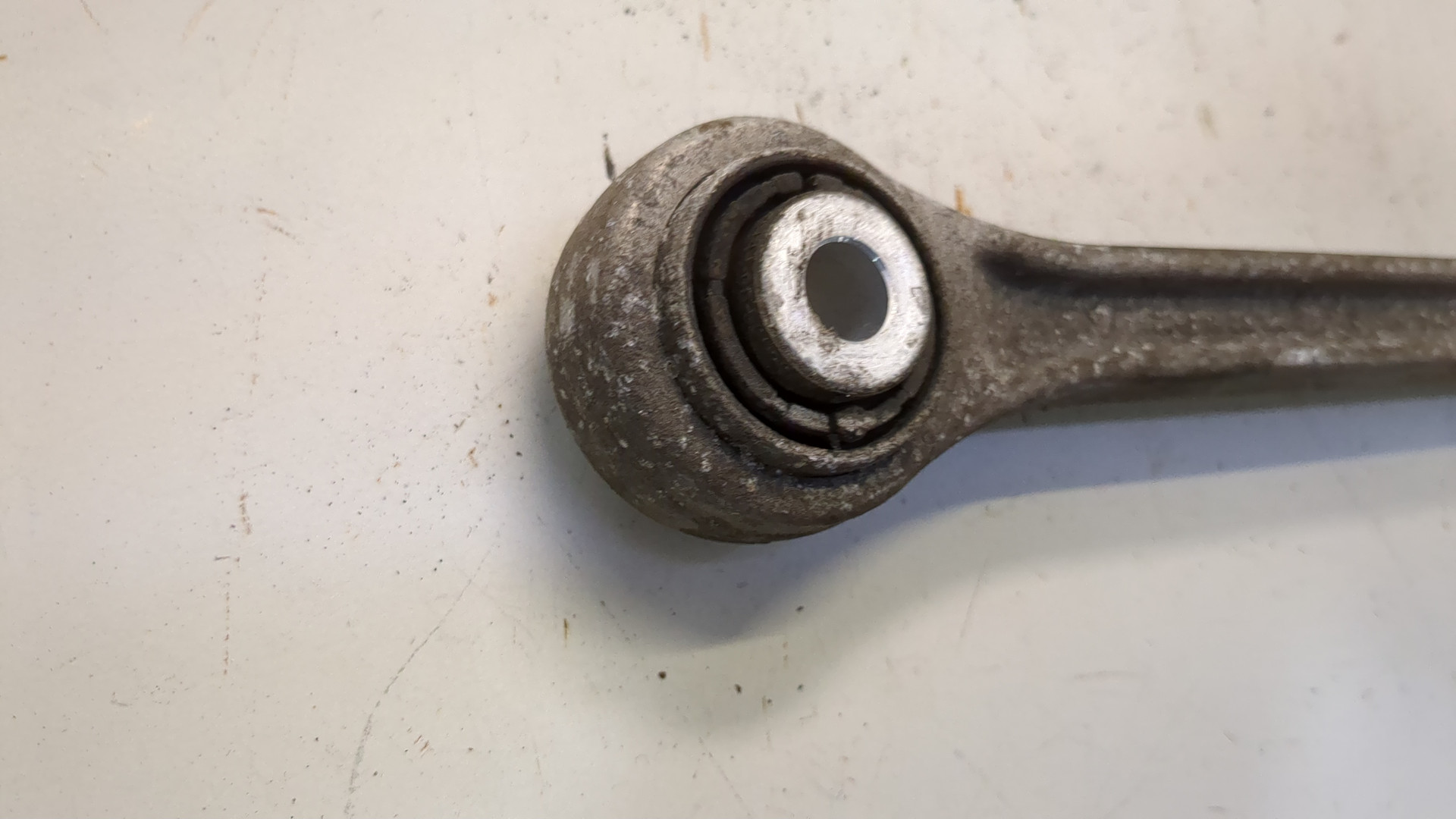 Рычаг задний