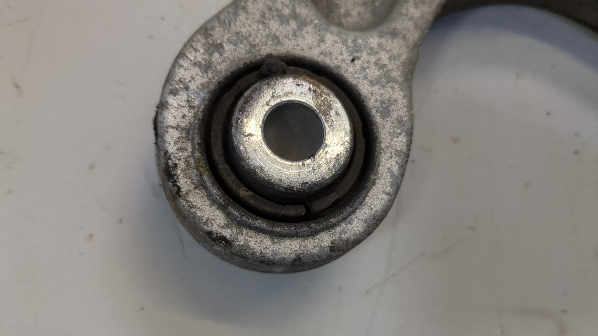 Рычаг задний