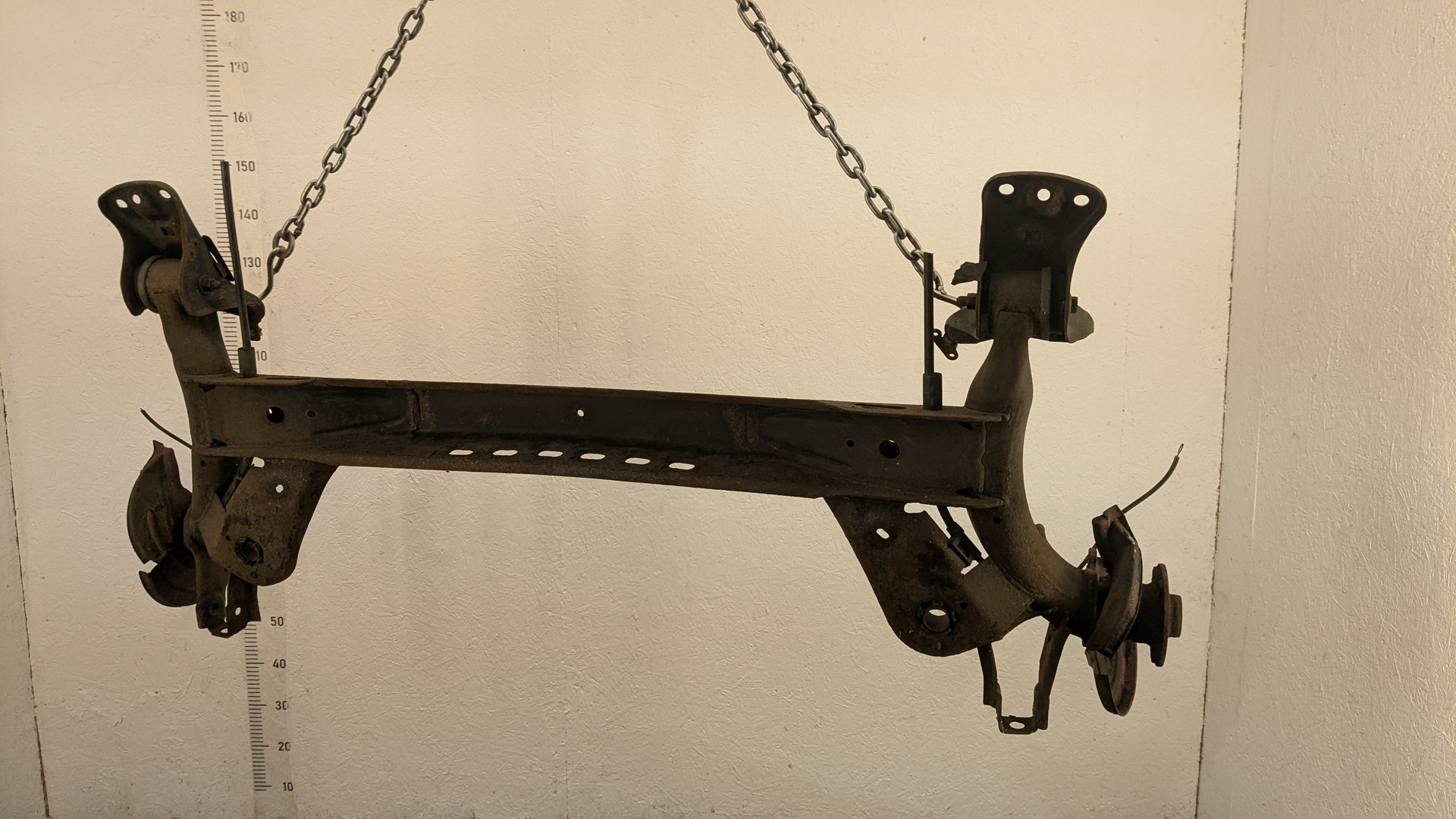 Балка задняя