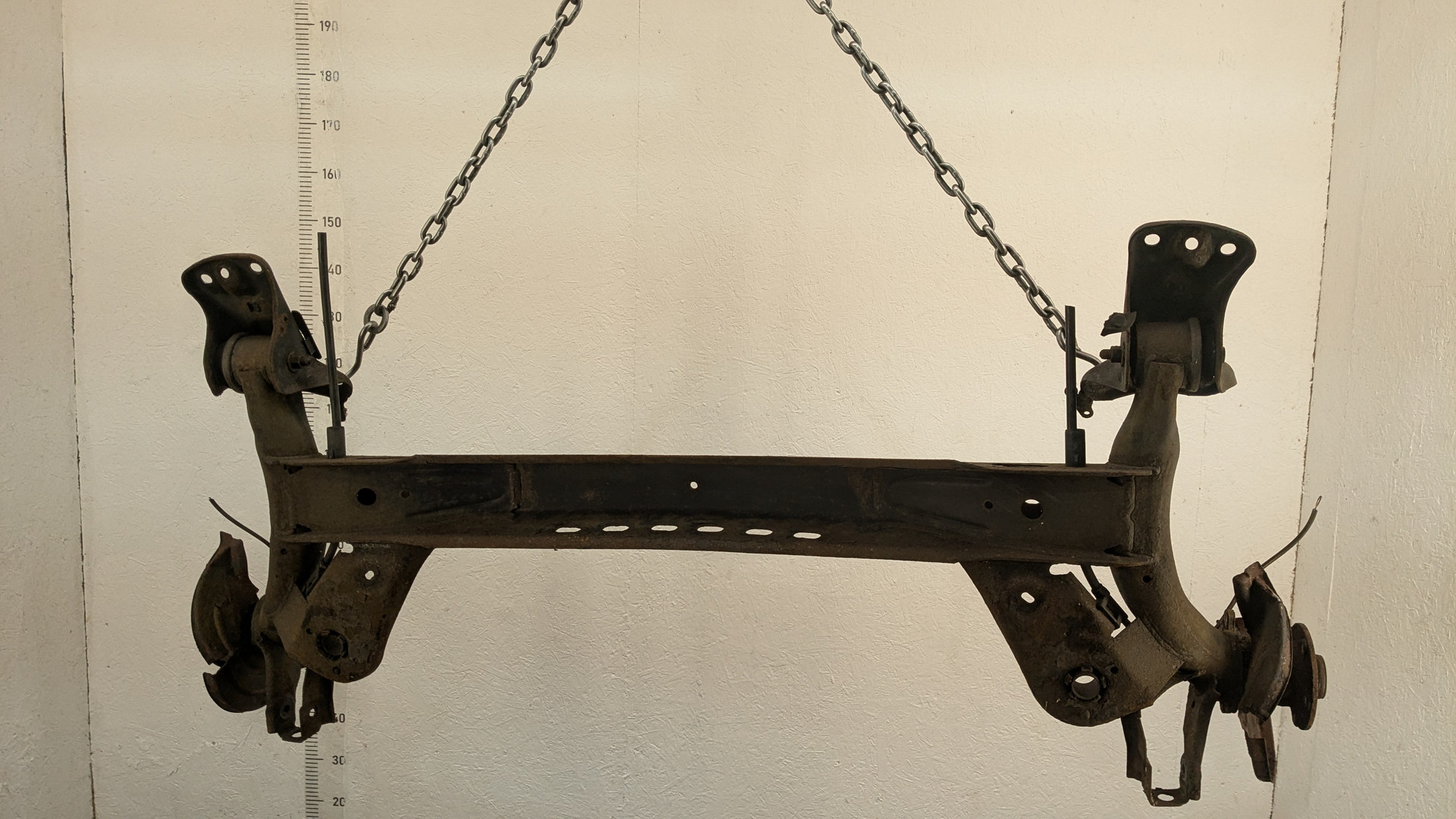 Балка задняя