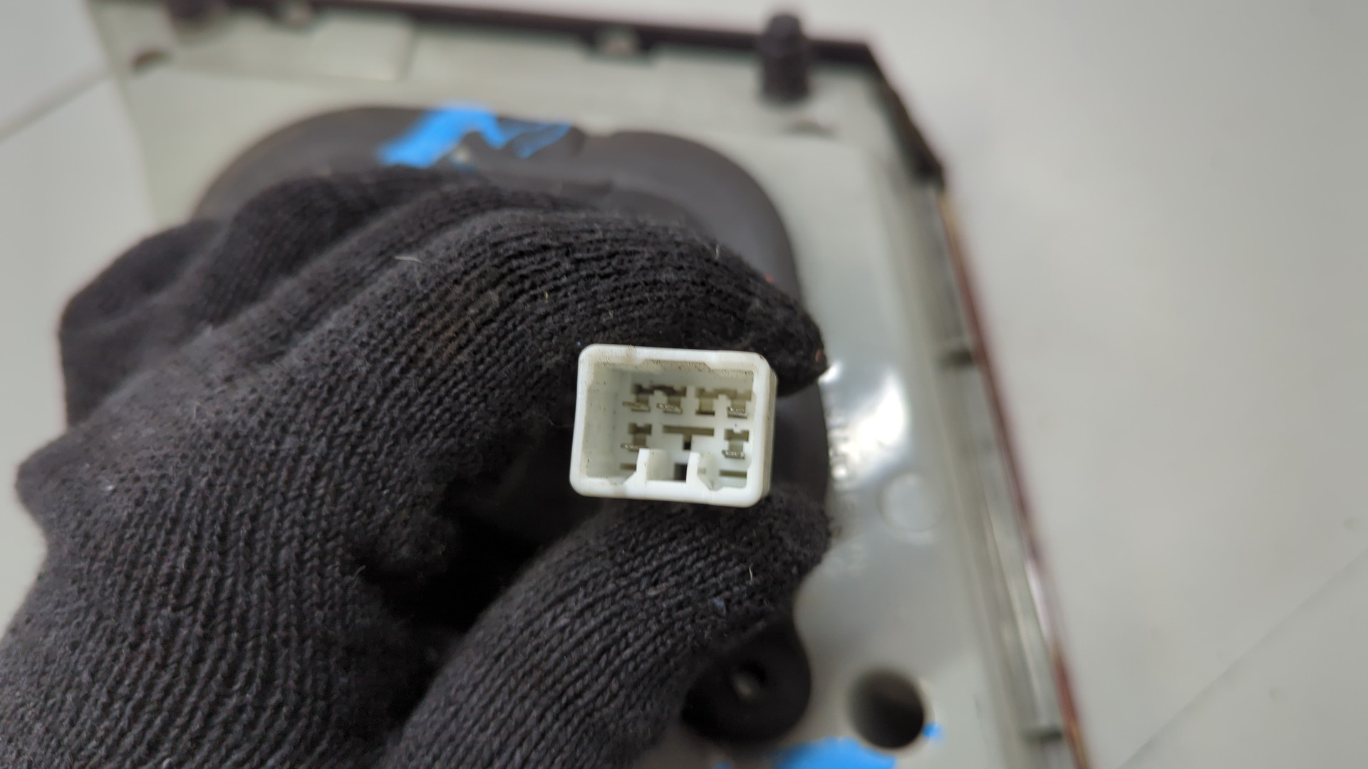 Фонарь задний внутренний левый