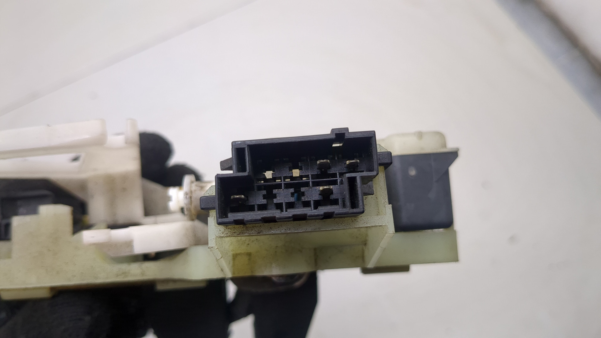 Замок багажника