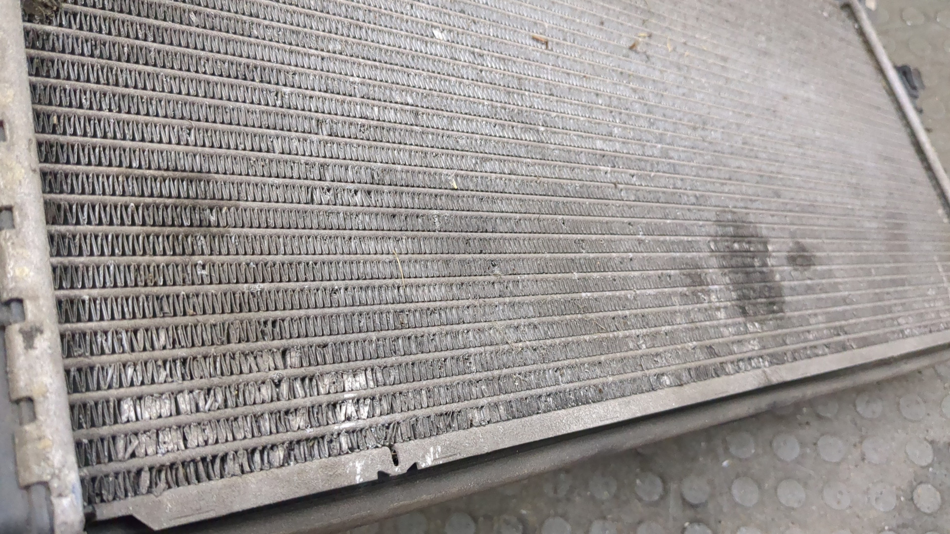 Радиатор охлаждения двигателя основной