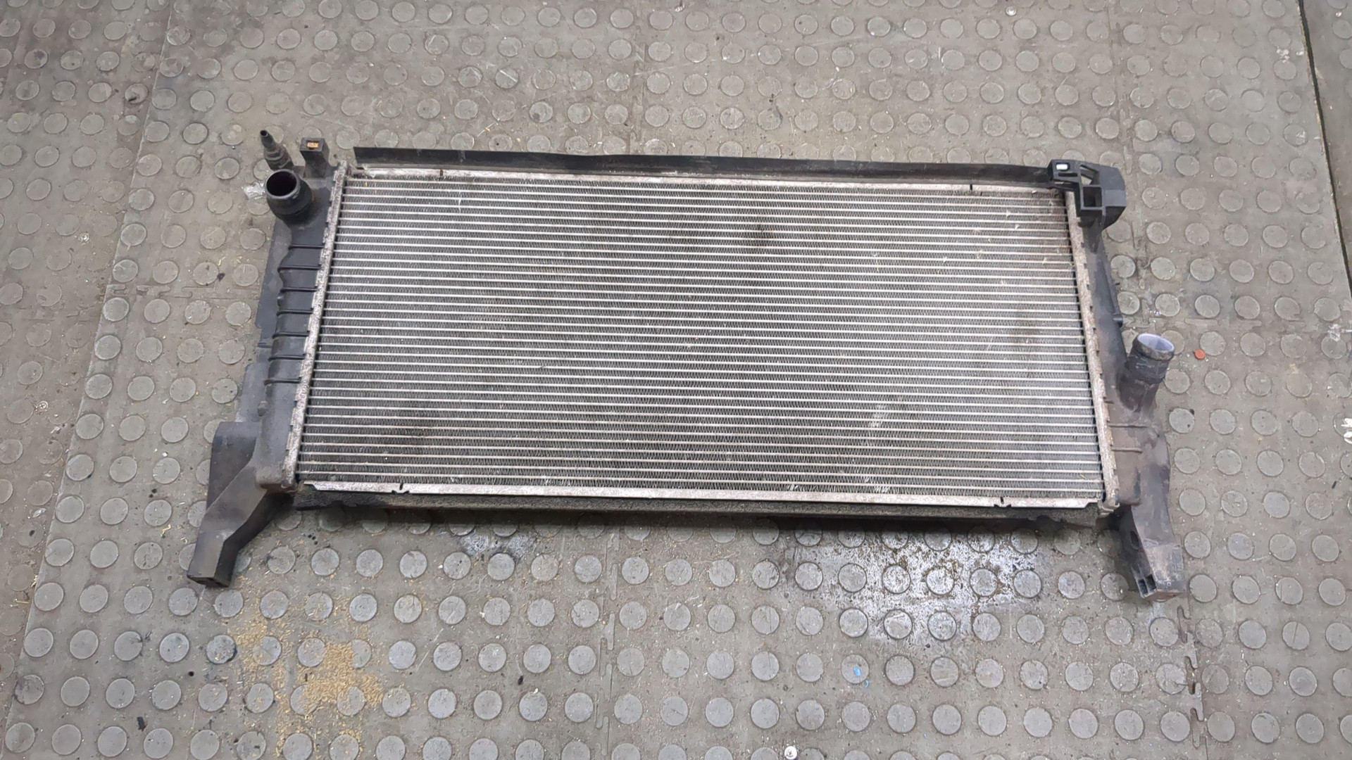 Радиатор охлаждения двигателя основной