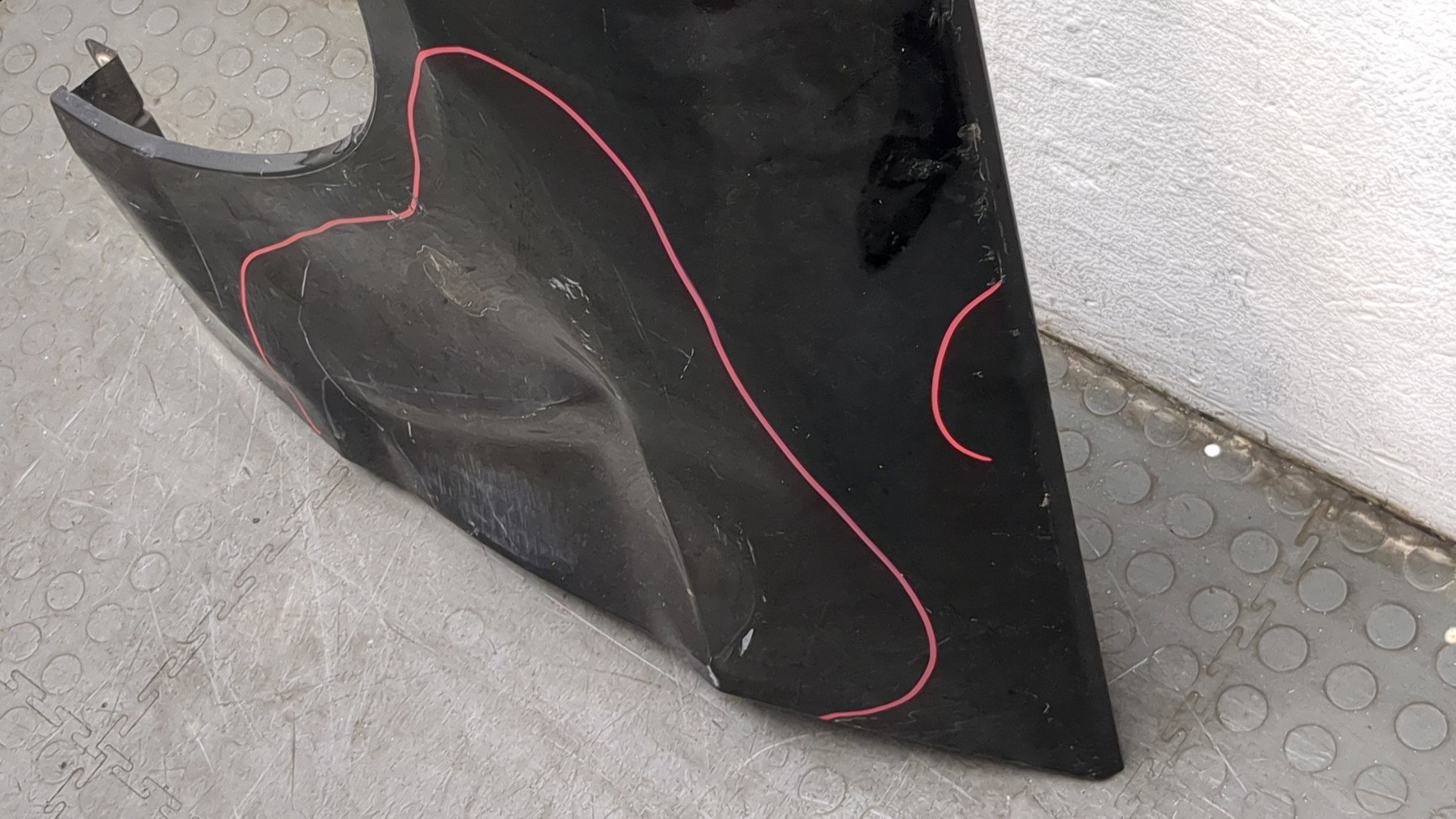 Крыло переднее левое