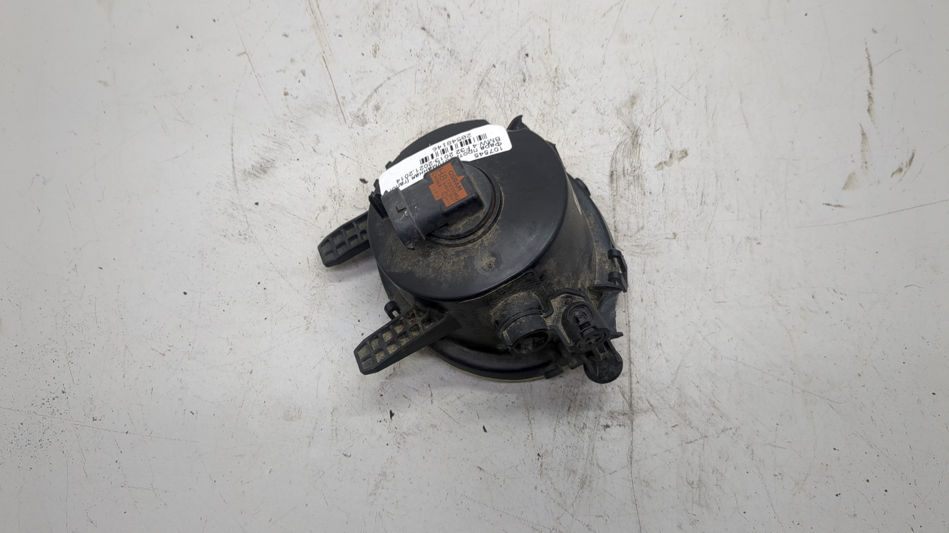 Фара противотуманная левая