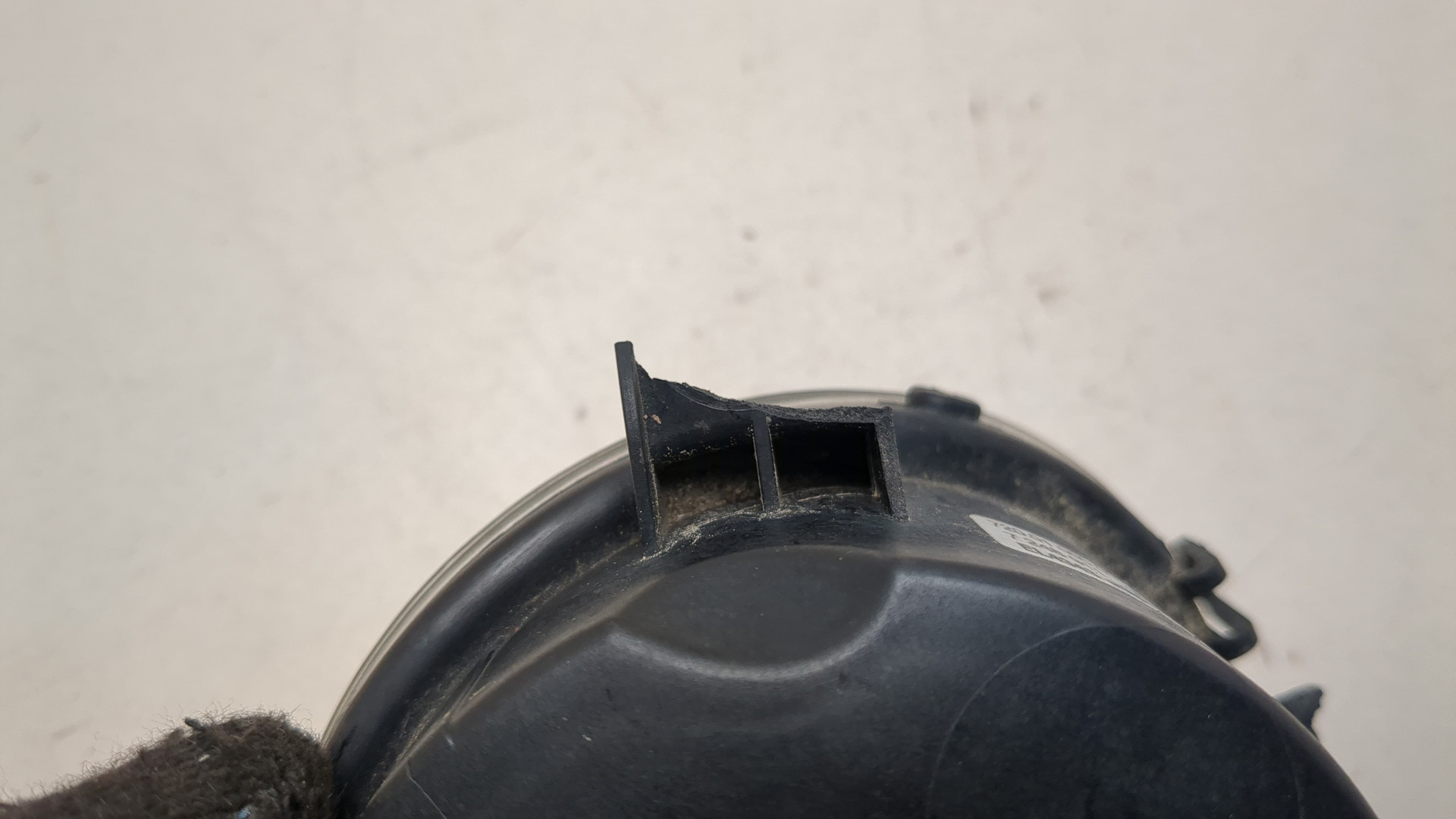 Фара противотуманная левая