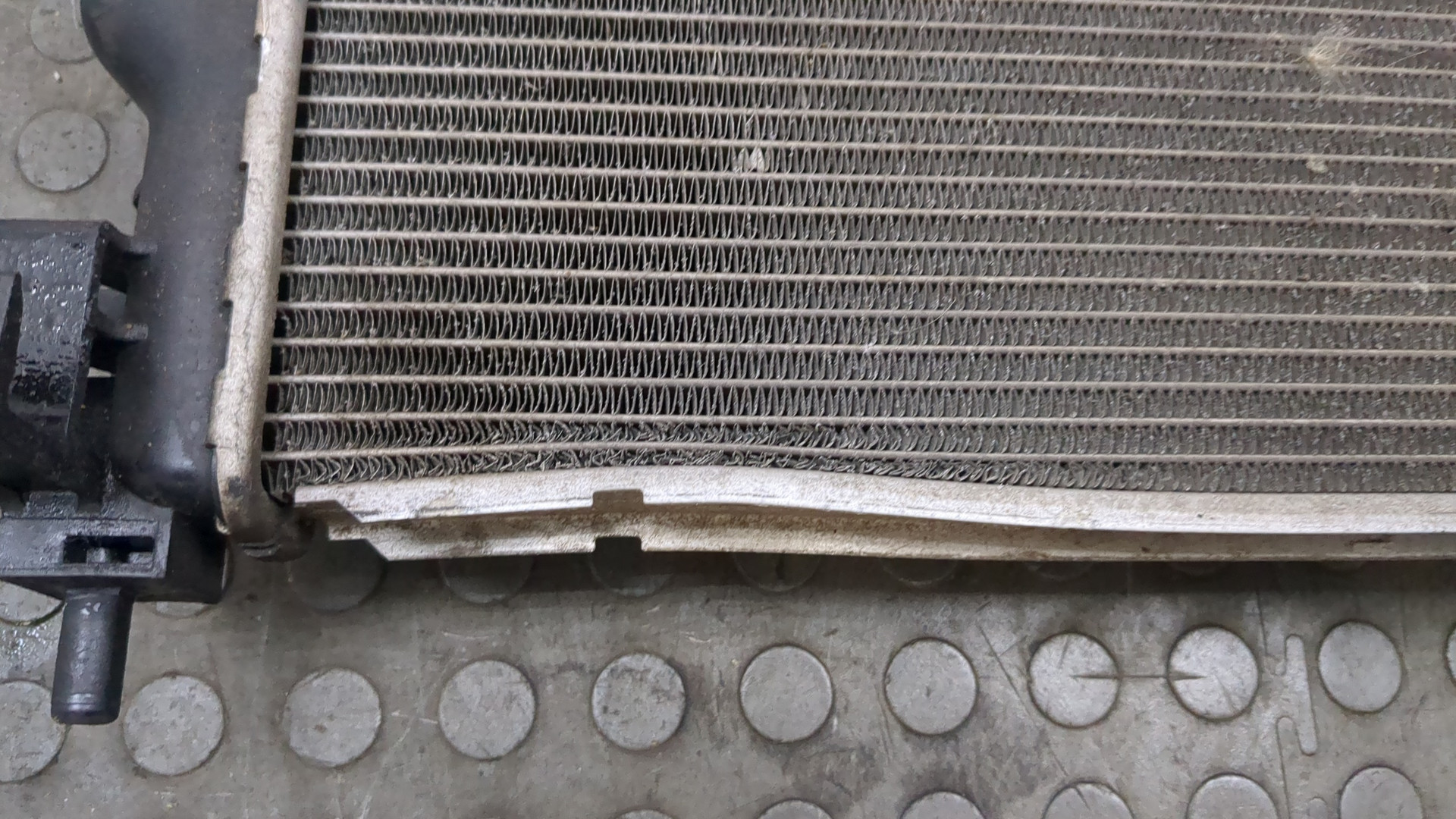 Радиатор охлаждения двигателя основной