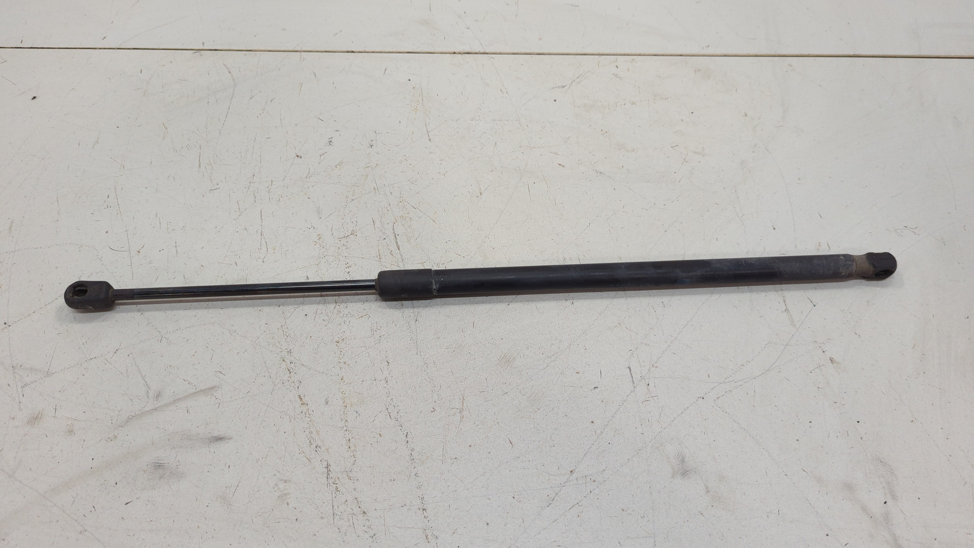 Амортизатор капота