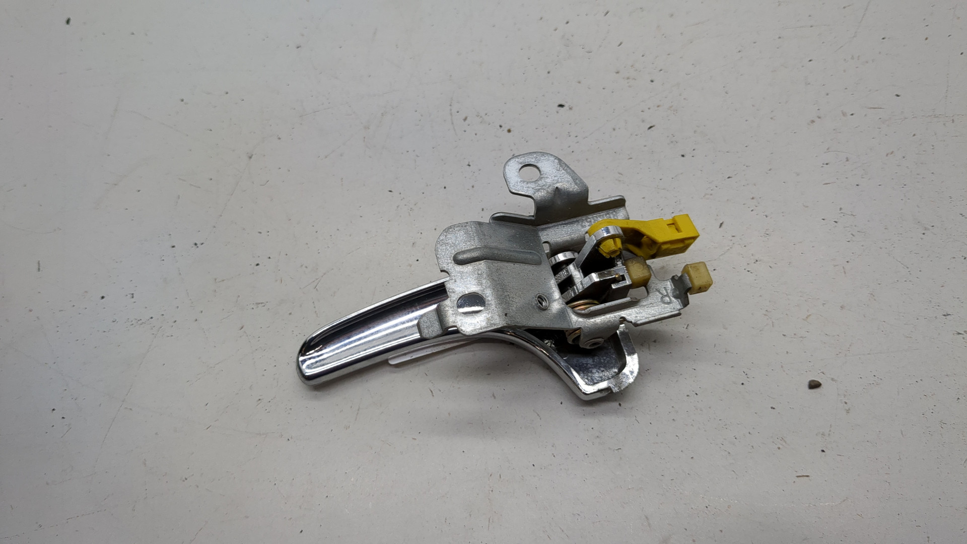 Ручка двери передней внутренняя правая