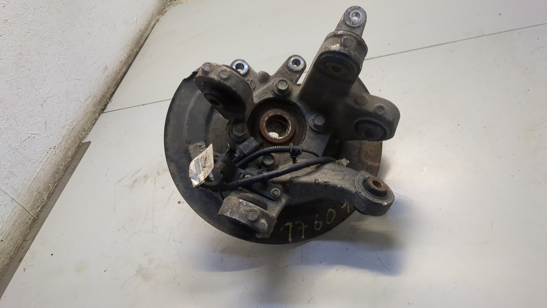 Кулак поворотный задний правый