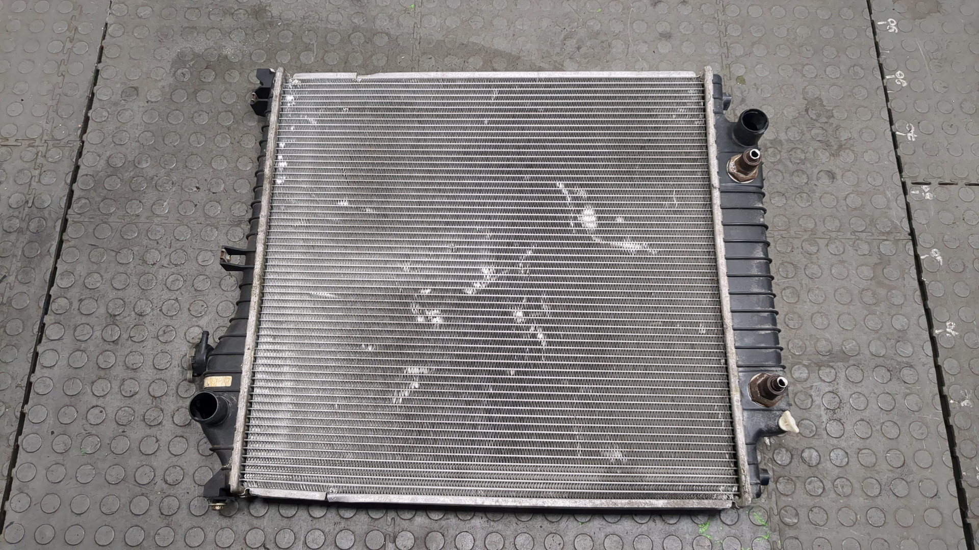 Радиатор охлаждения двигателя основной