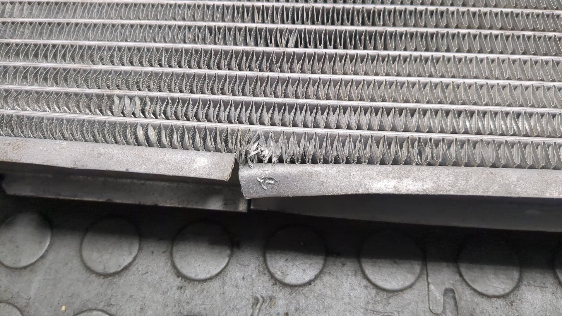 Радиатор охлаждения двигателя основной