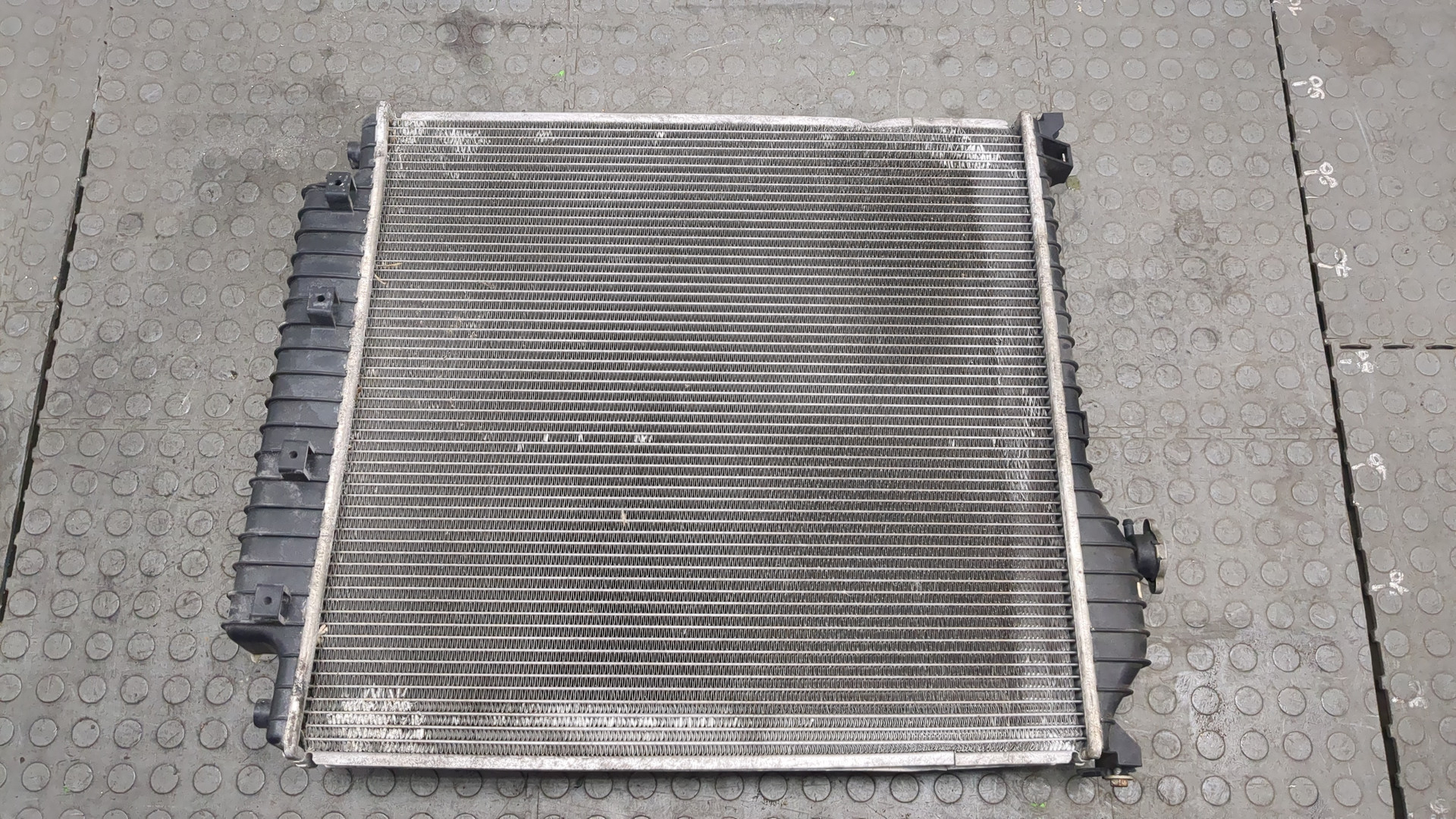 Радиатор охлаждения двигателя основной