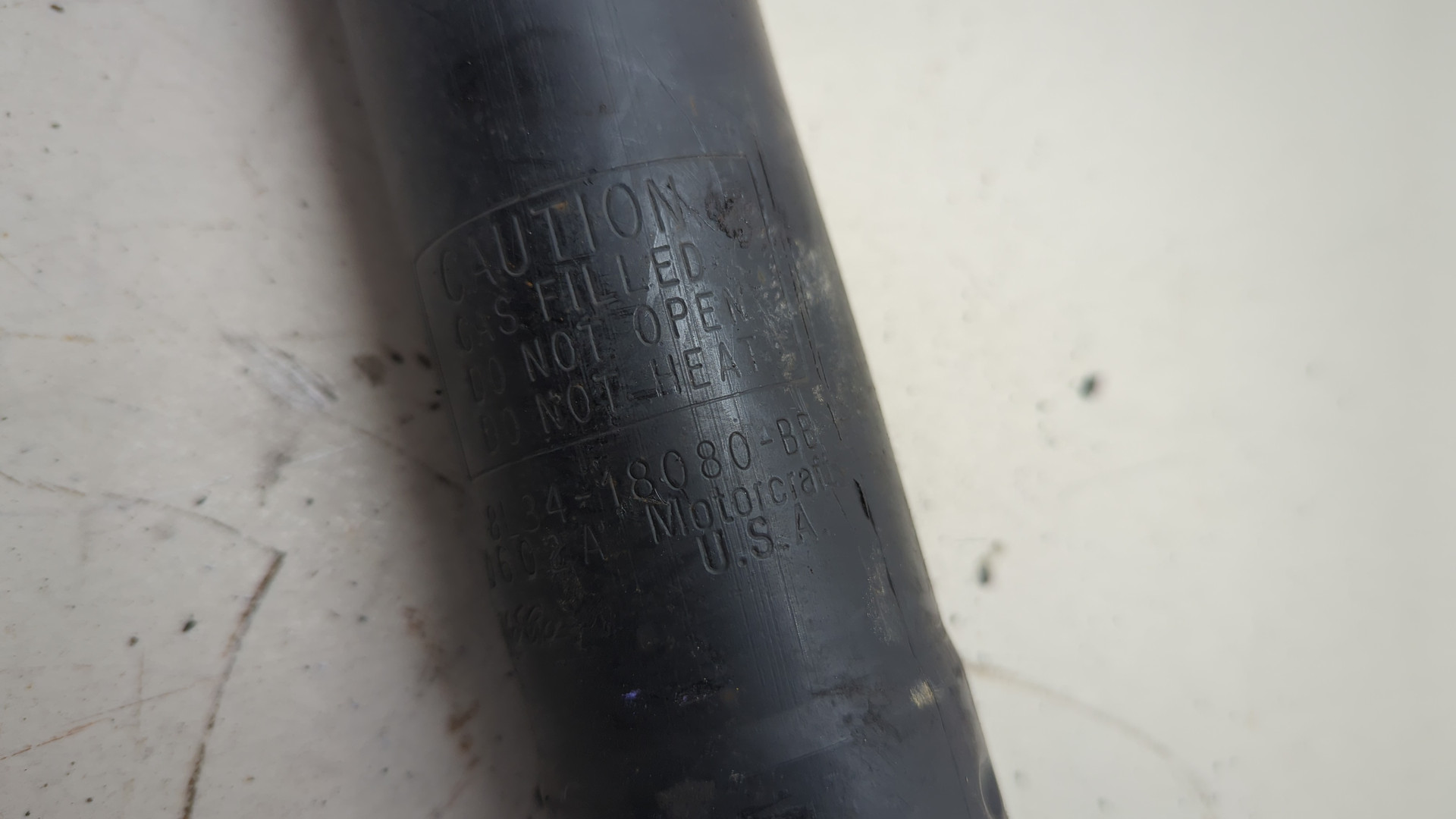 Амортизатор задний (стойка)