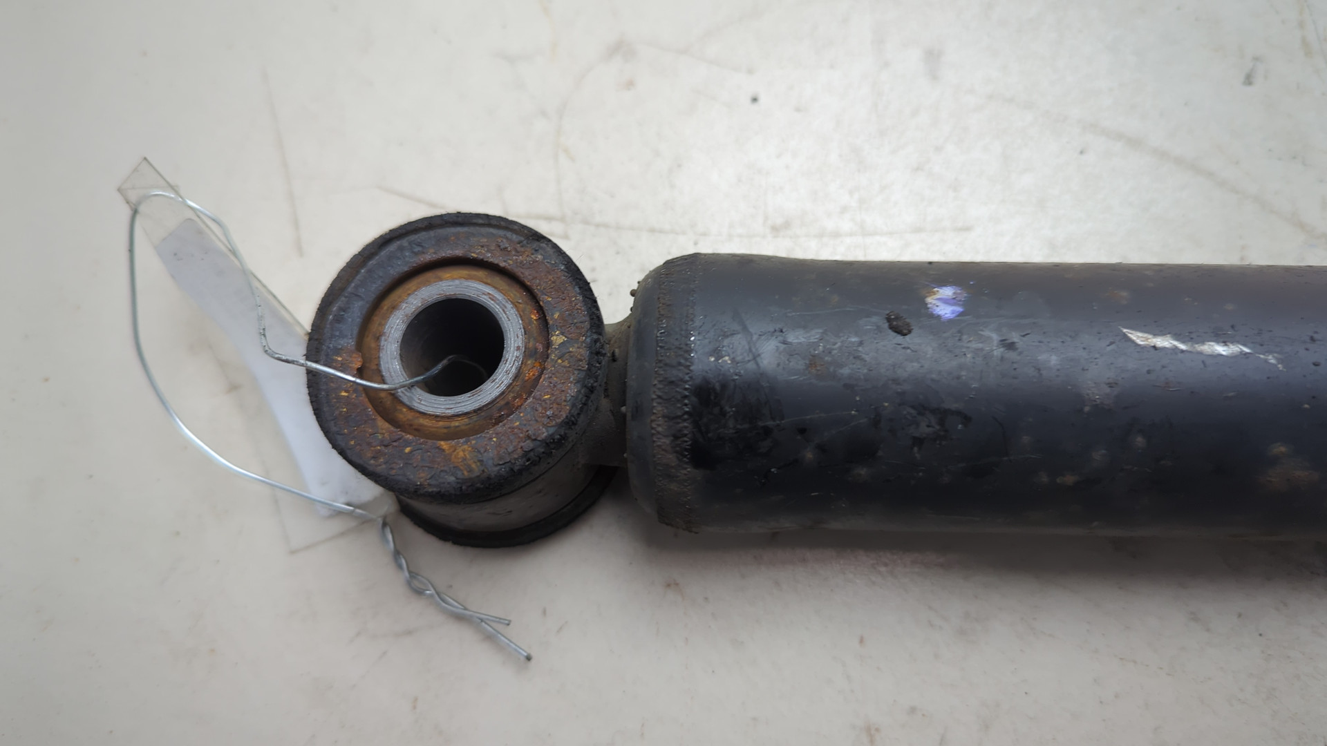 Амортизатор задний (стойка)