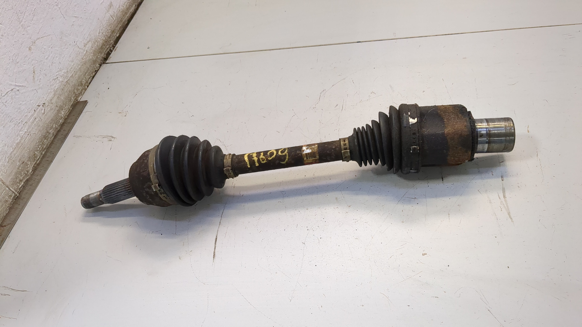 Полуось передняя правая