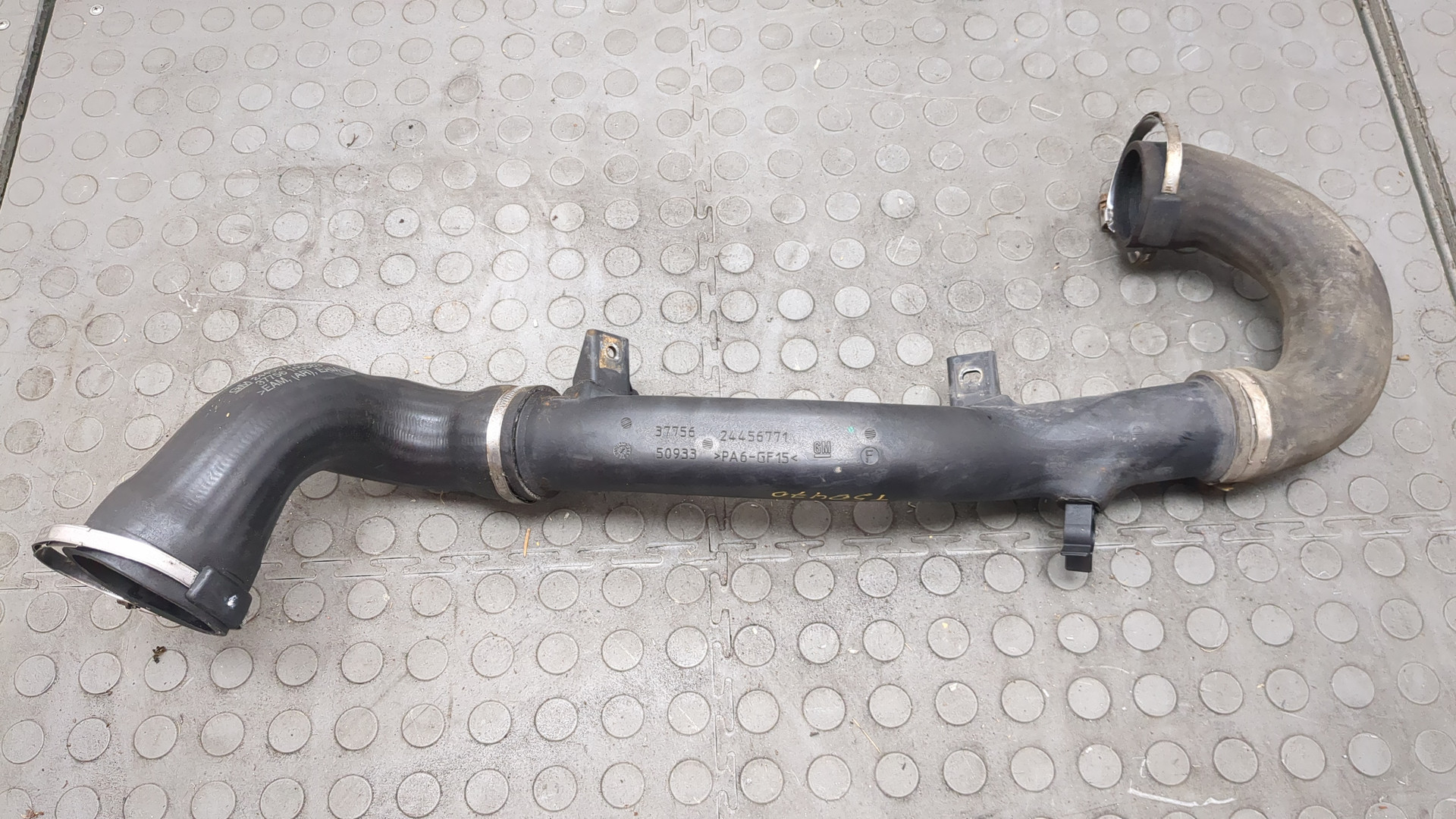 Патрубок интеркулера