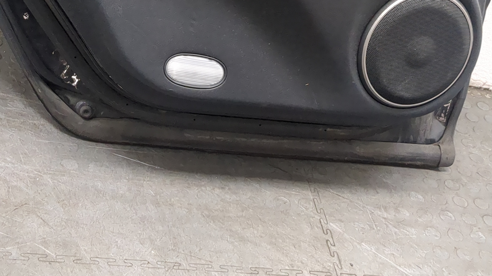 Дверь задняя левая